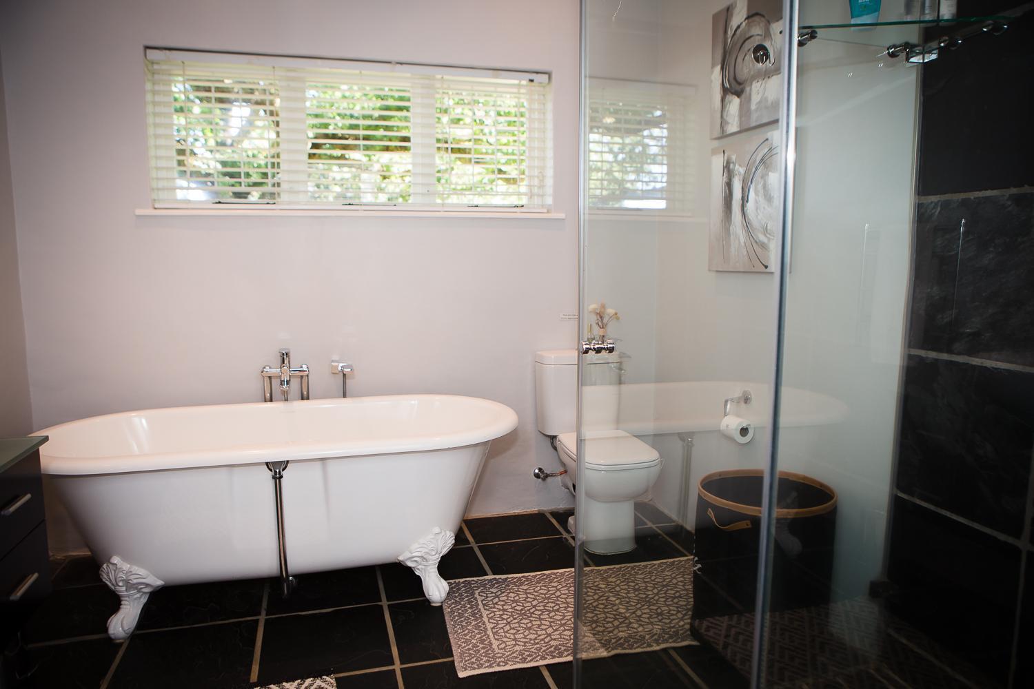 Four-Bedroom House - Photo 10