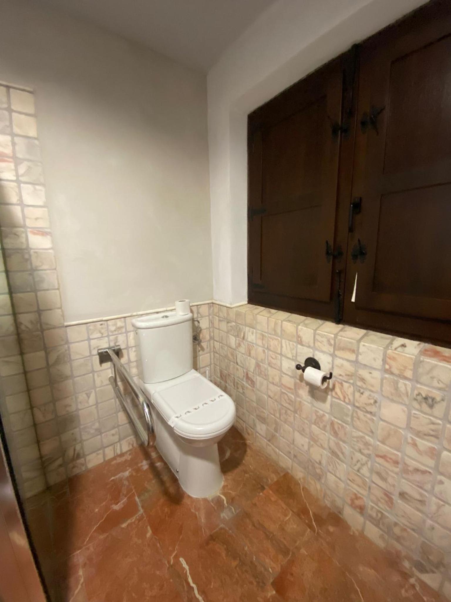 Double Room - Disability Access photo 3