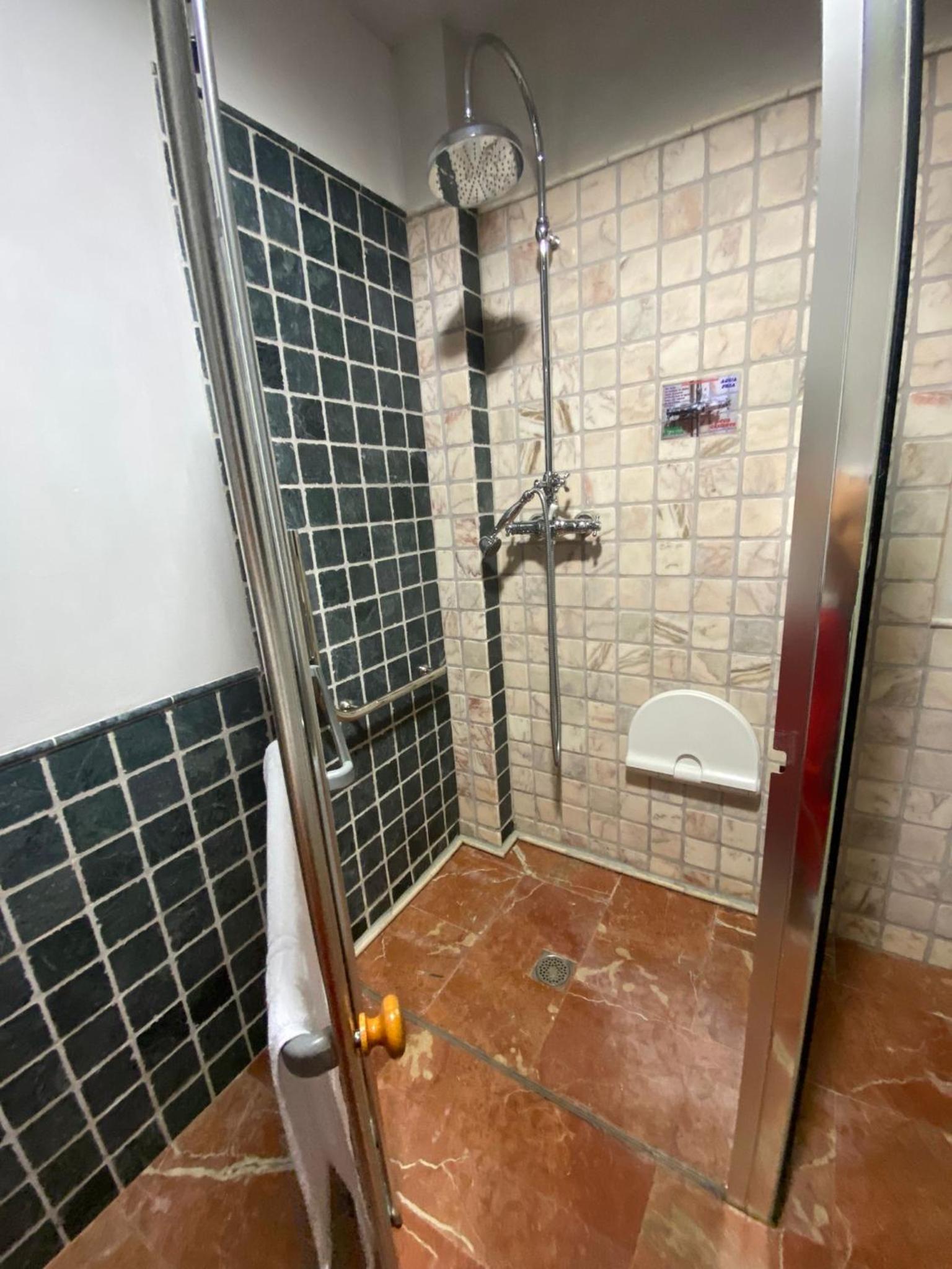 Double Room - Disability Access photo 2