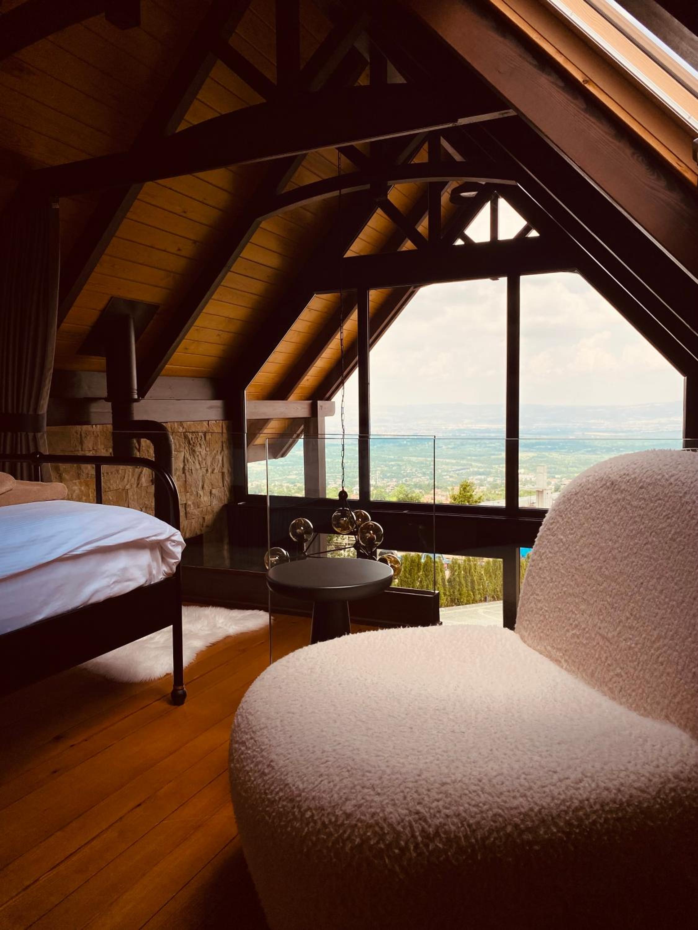 One-Bedroom Chalet - Photo 7