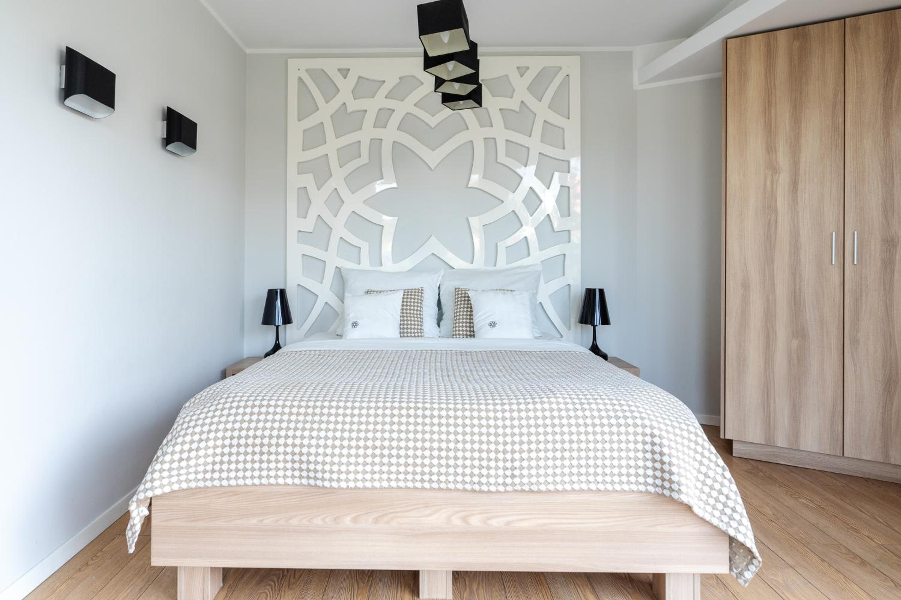 One-Bedroom Apartment with Mountain View photo 1