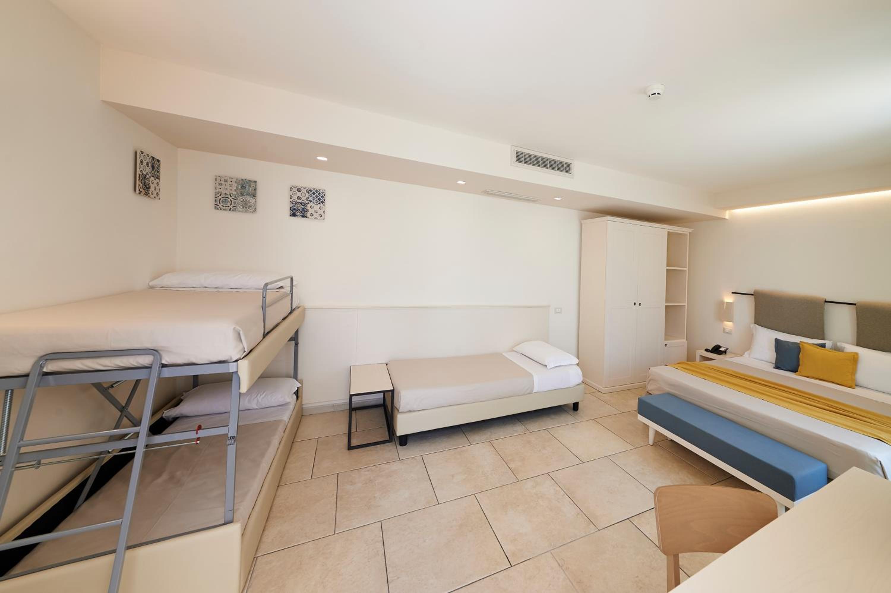 Comfort Quintuple Room photo 1