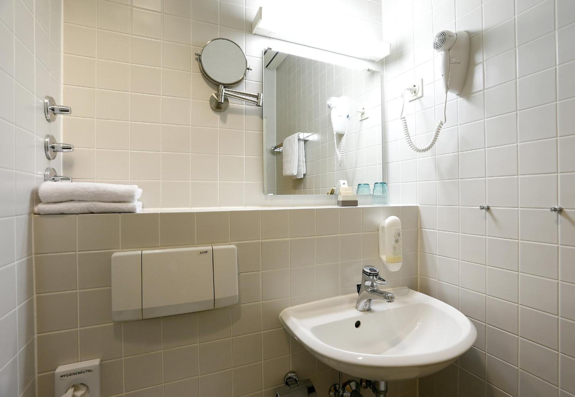 Single Room photo 2