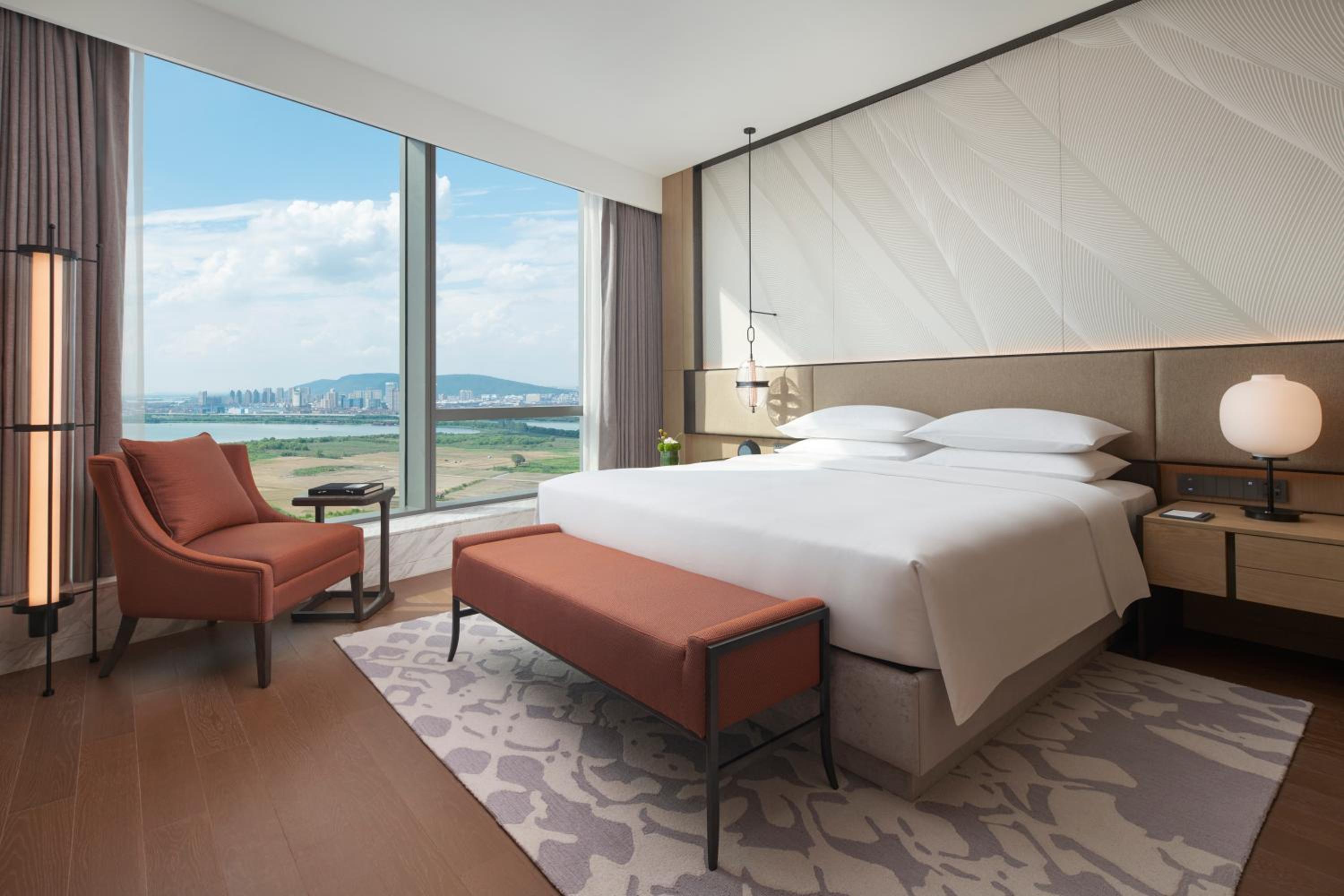 King Suite with Lake View photo 2