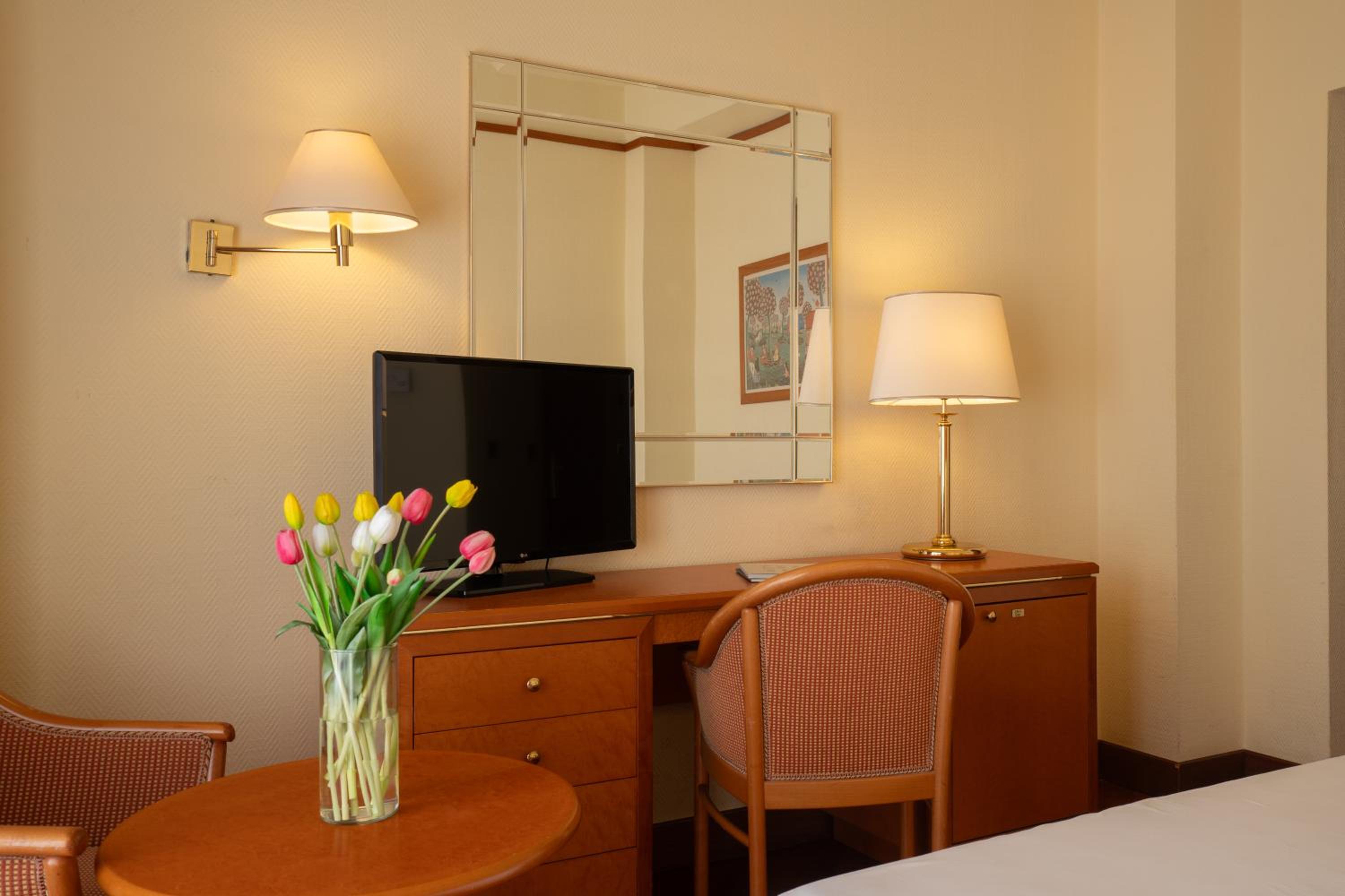 Standard Double or Twin Room - Photo 3