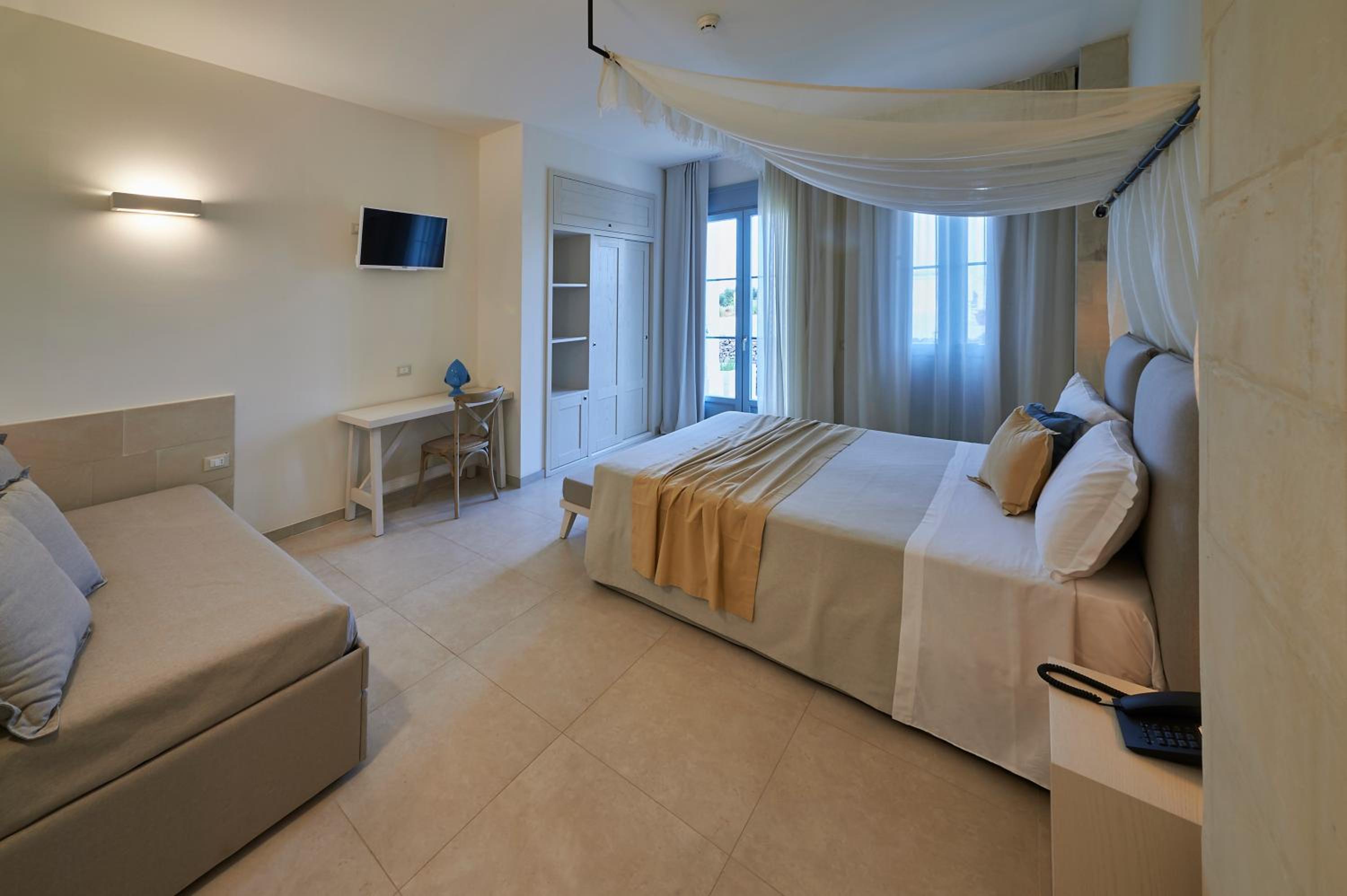 Classic Quadruple Room photo 2