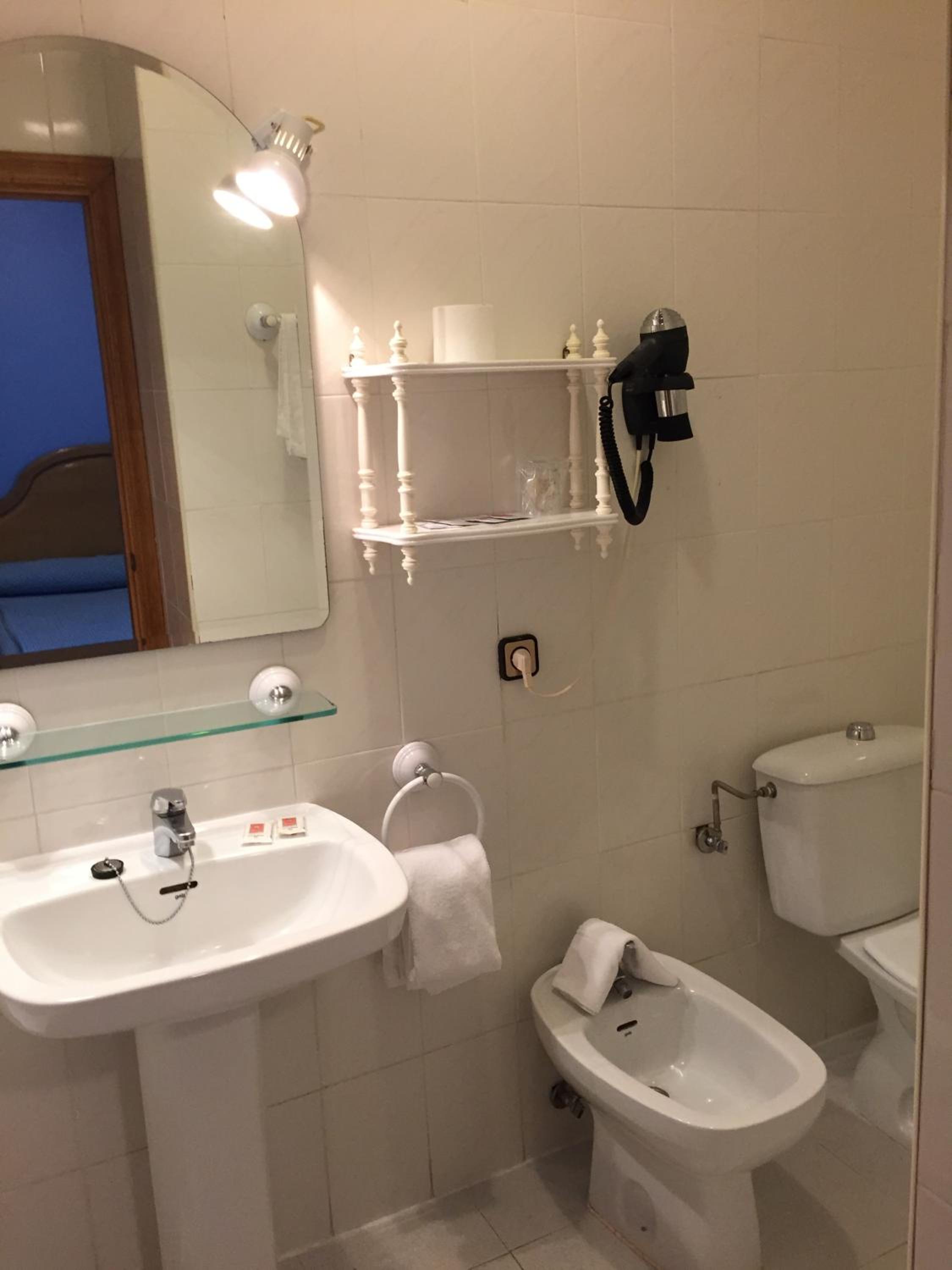 Triple Room - Photo 6