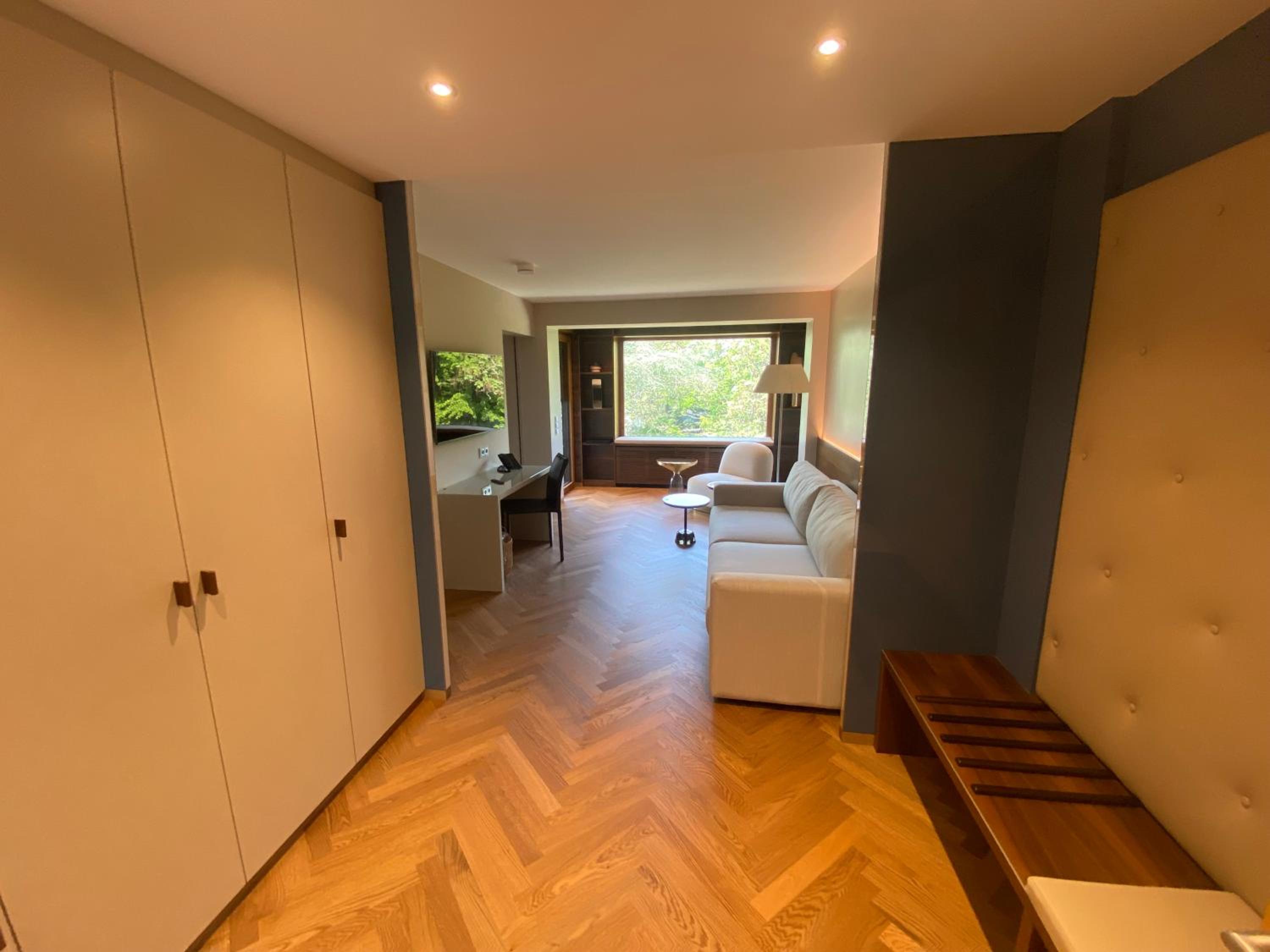 One-Bedroom Suite photo 2