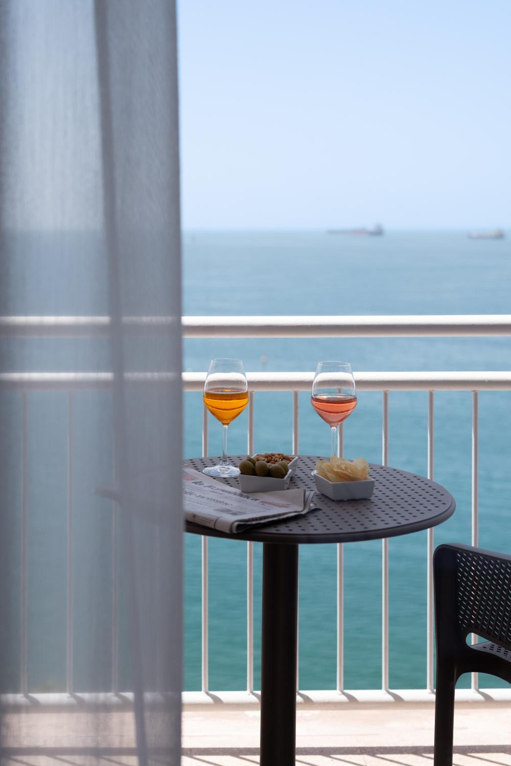 Superior Double with Sea View - Photo 3