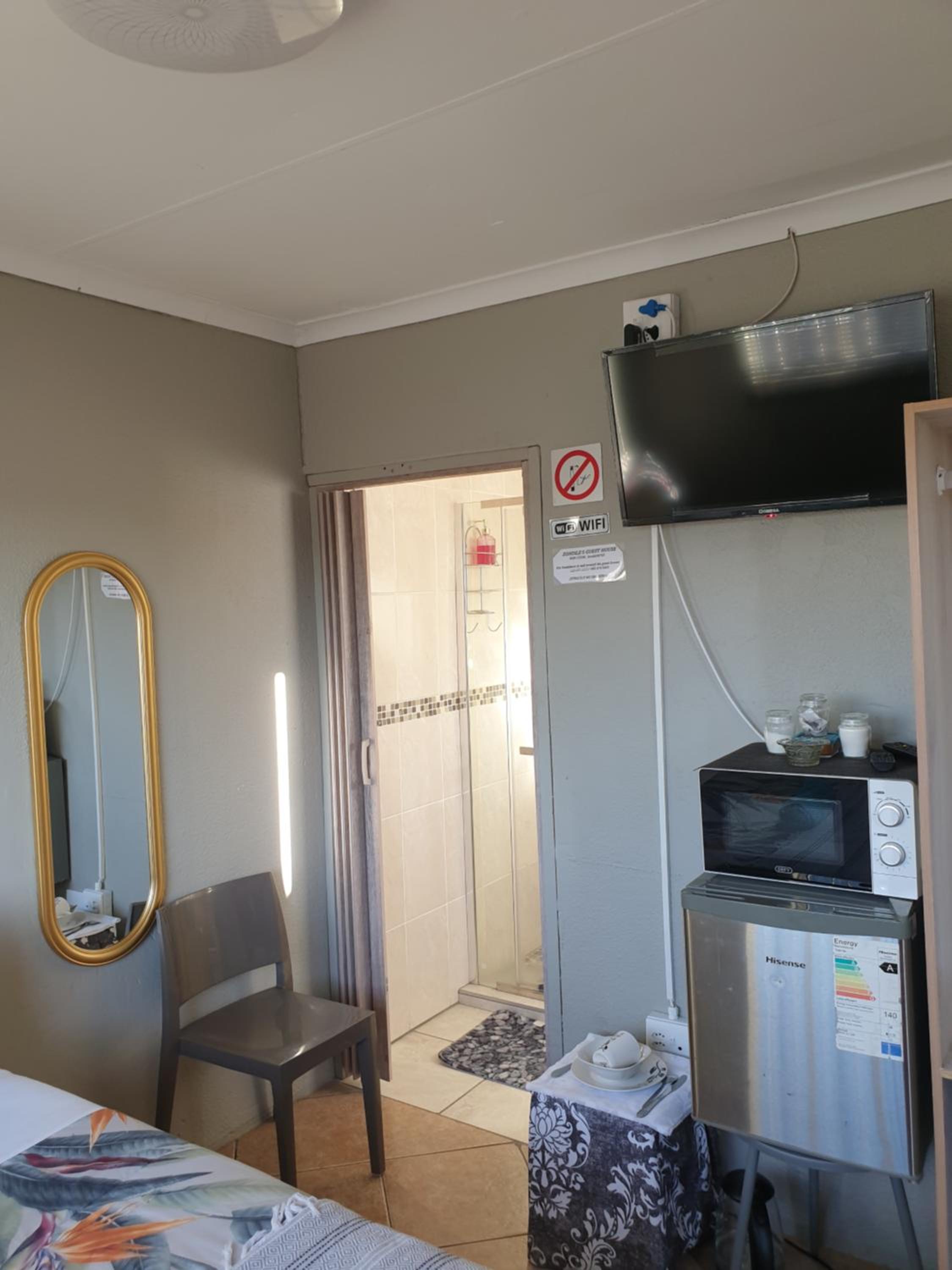 Double Room with Private Bathroom photo 3