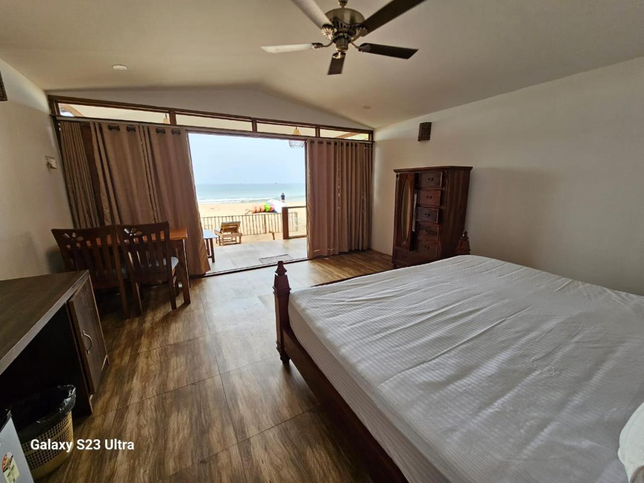 Deluxe Double Room with Balcony and Sea View