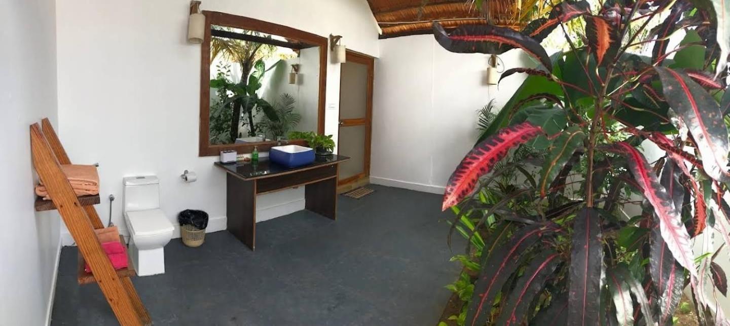 Deluxe Double Room with Side Sea View photo 3