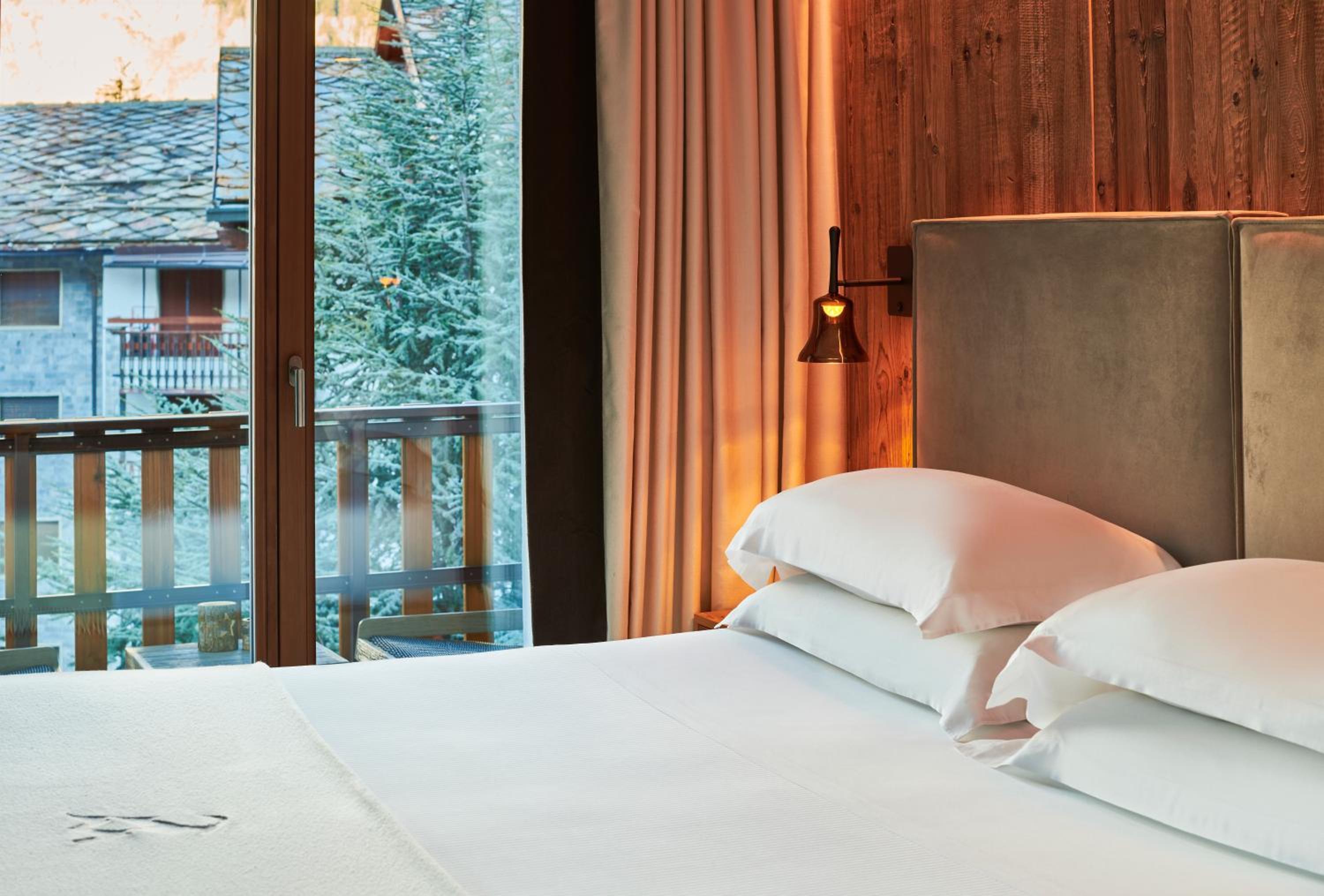 Junior Suite with Balcony