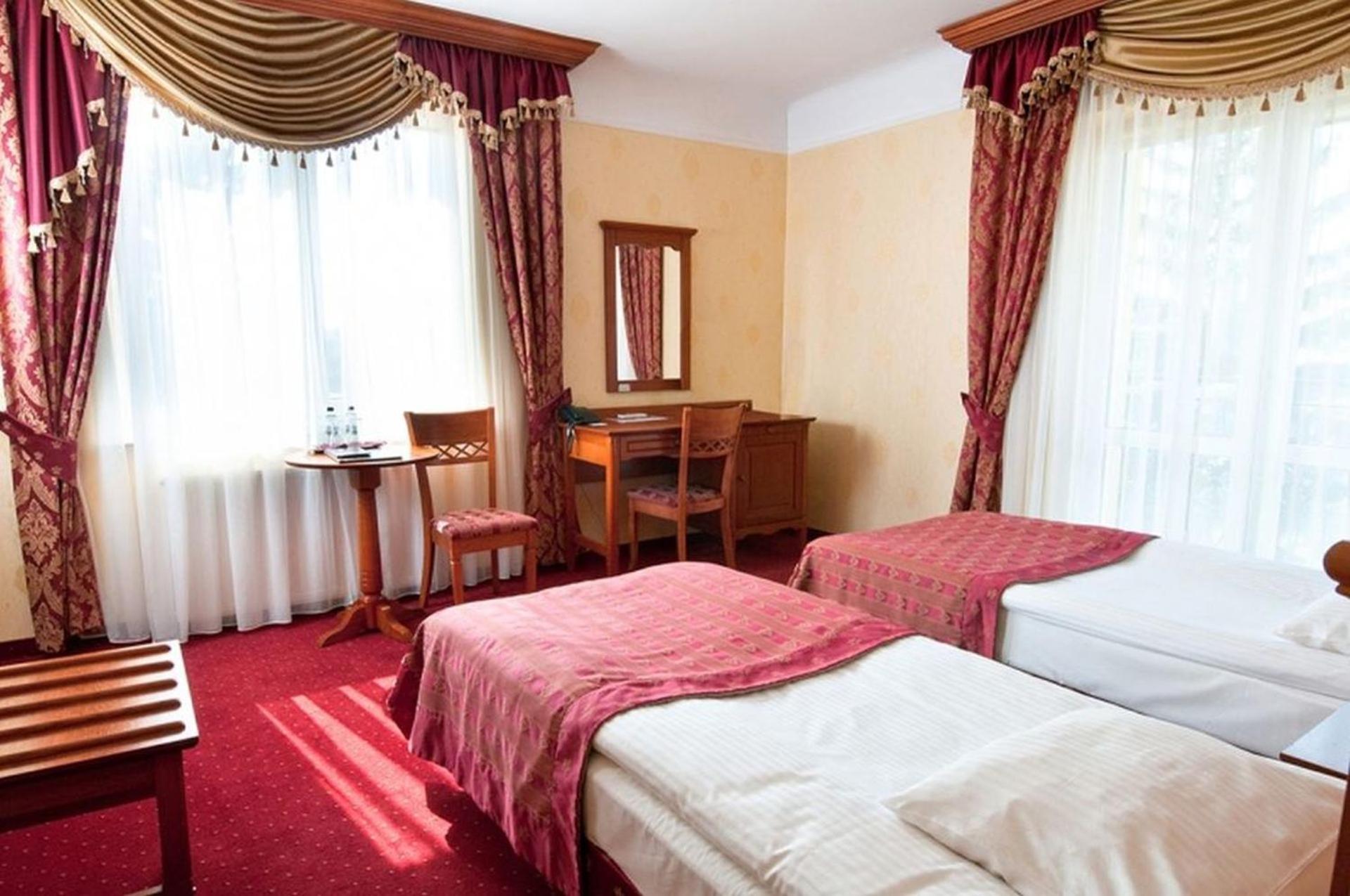 Twin Room - Photo 8