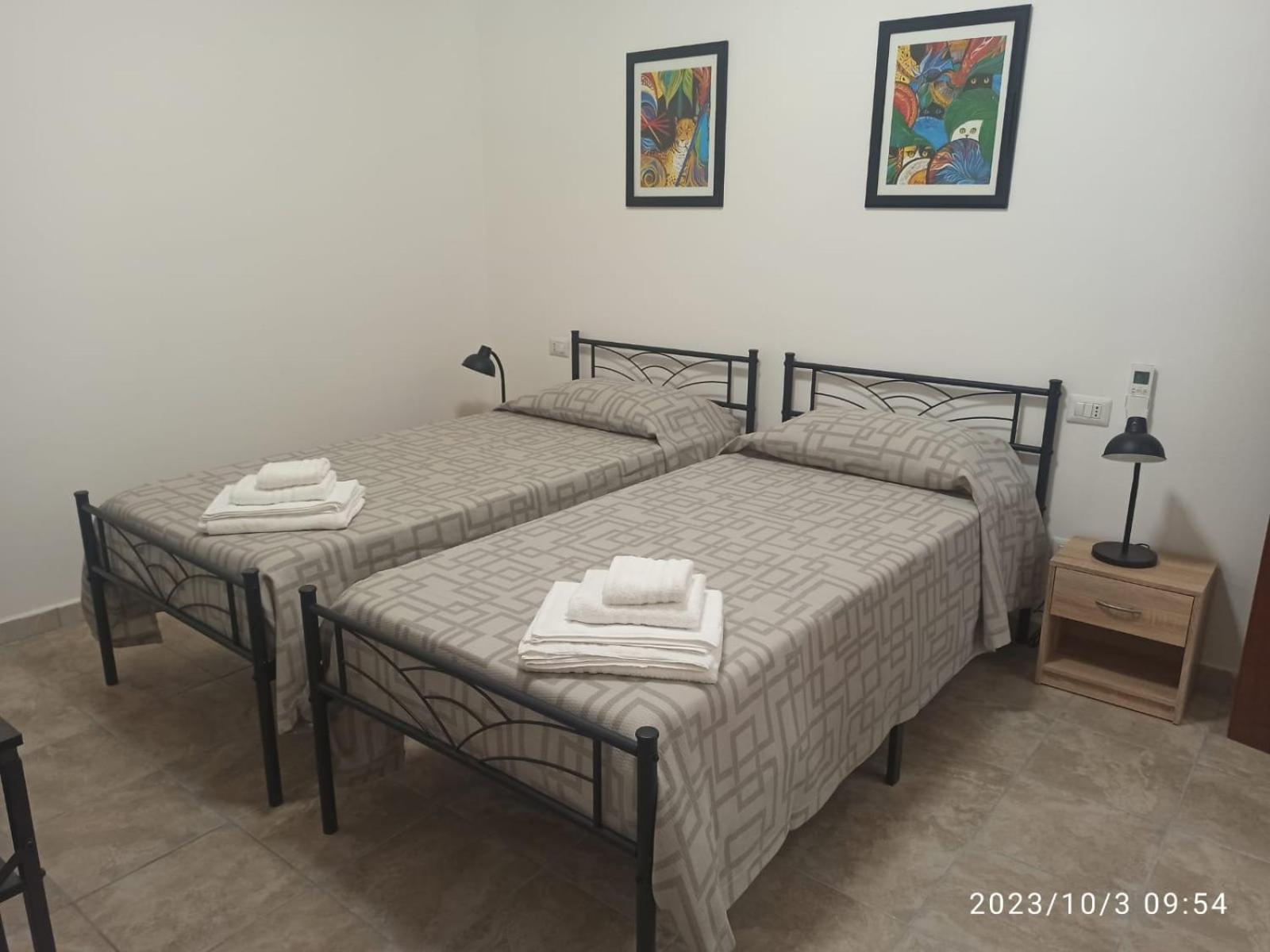 Double Room with Shared Bathroom photo 3