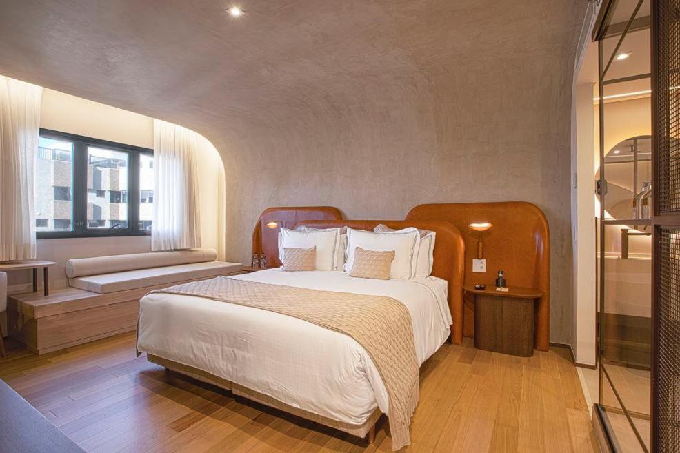 Suite - Photo 2