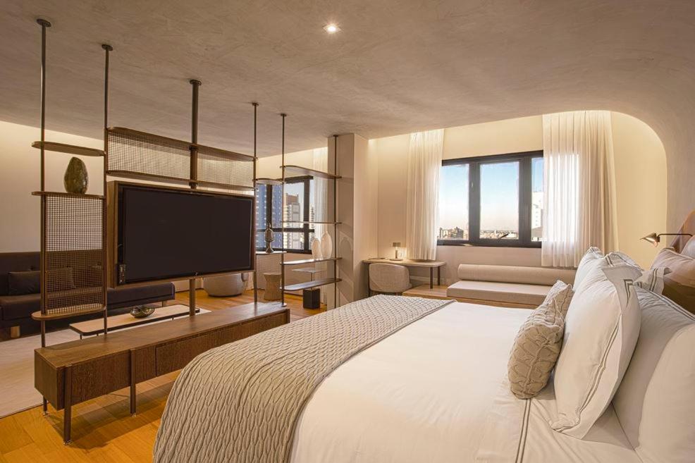 Suite - Photo 3