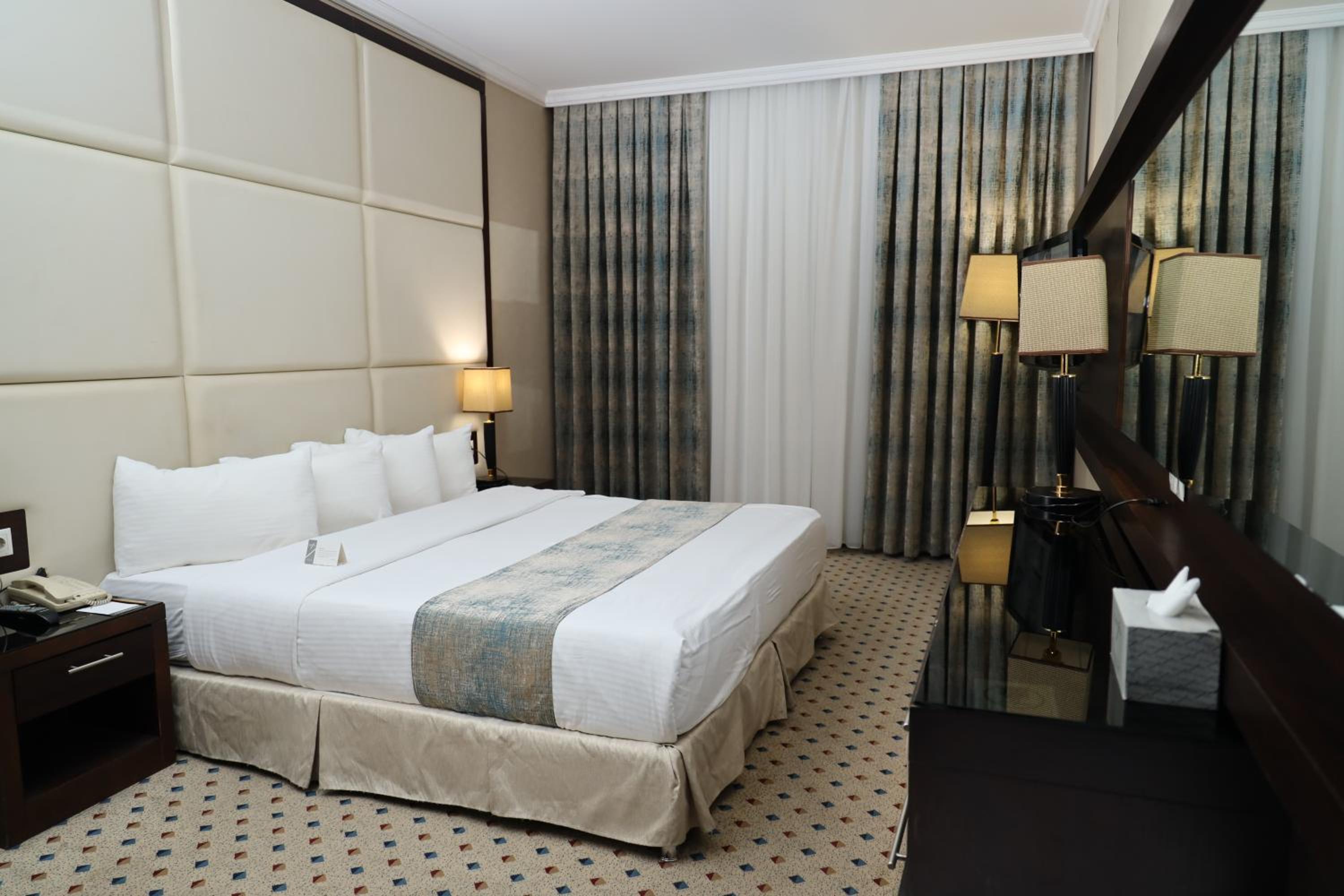 Standard King Room - Photo 2