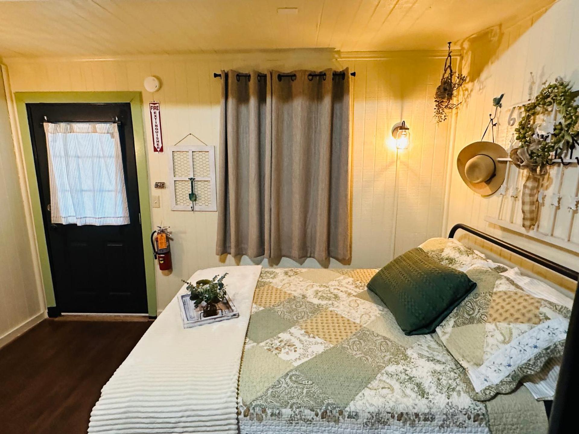 Deluxe Queen Room photo 3