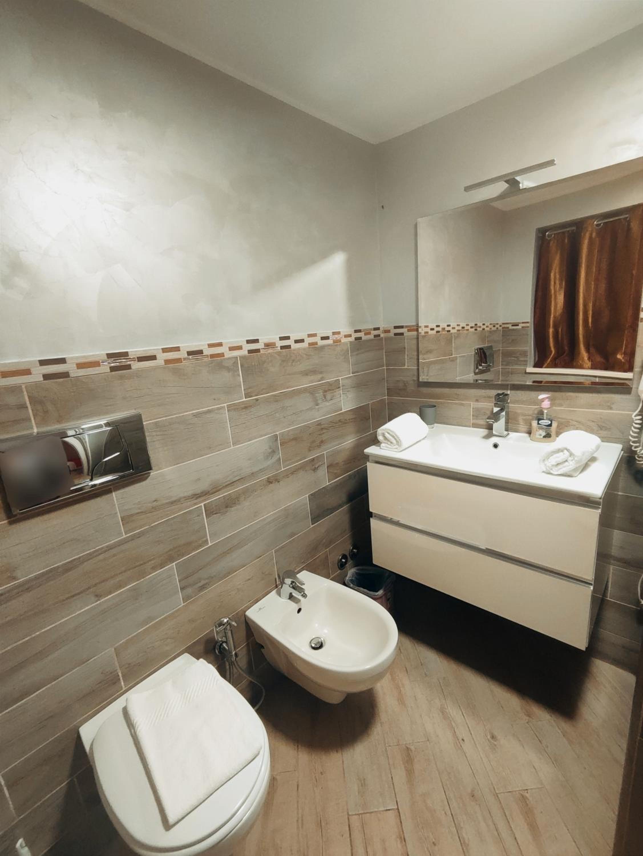 Standard Quadruple Room - Photo 4