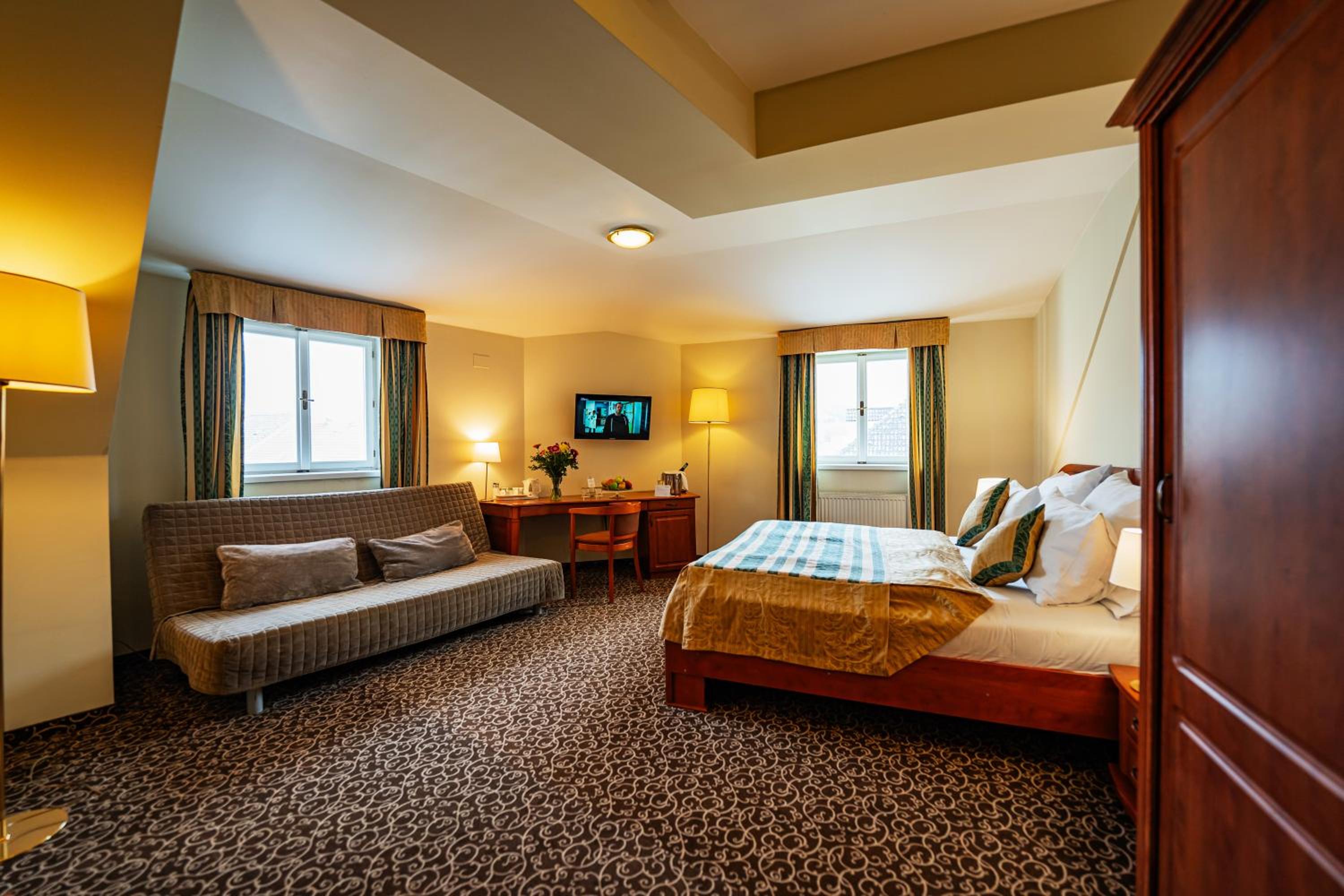 Deluxe Double or Twin Room