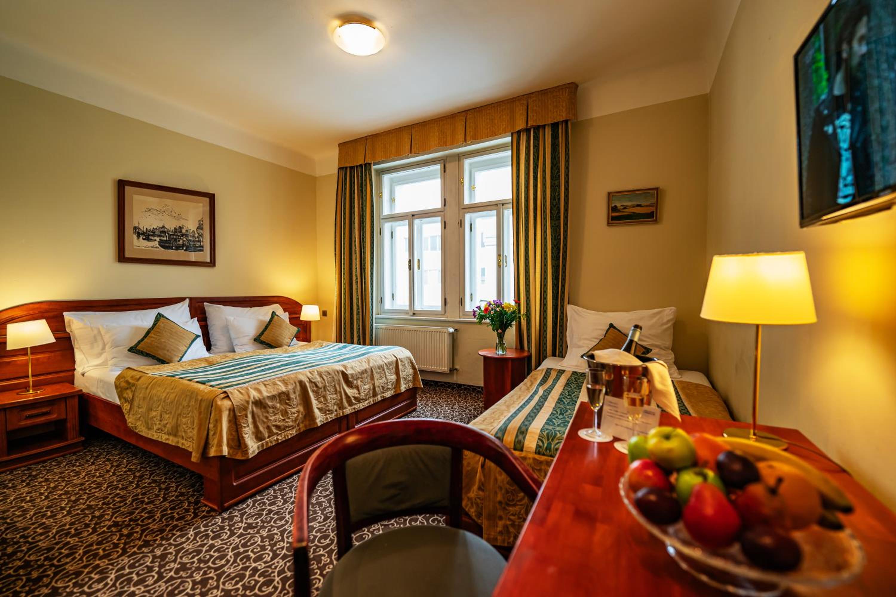 Triple Room