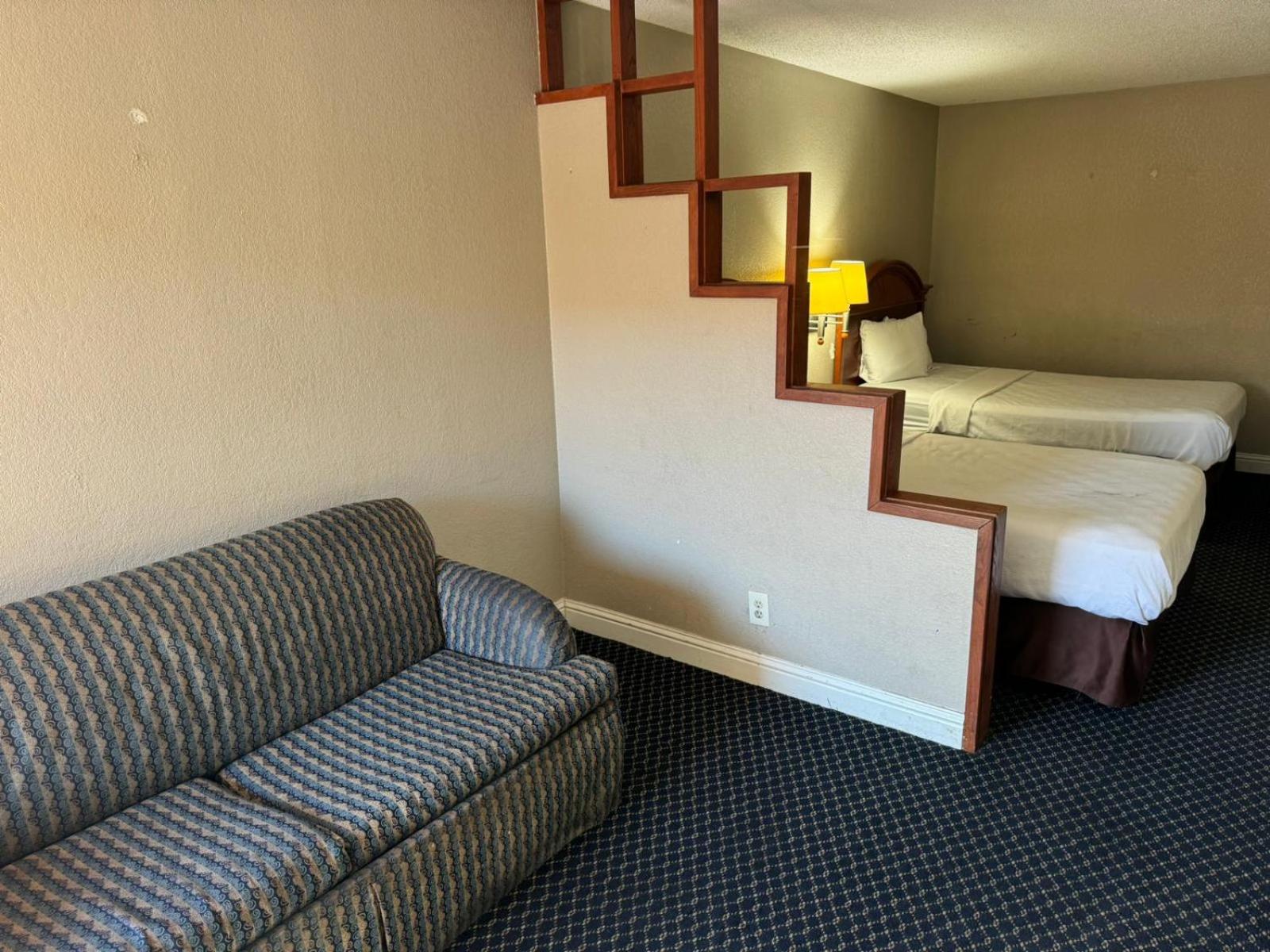 Suite - 2 Full Beds - Photo 2