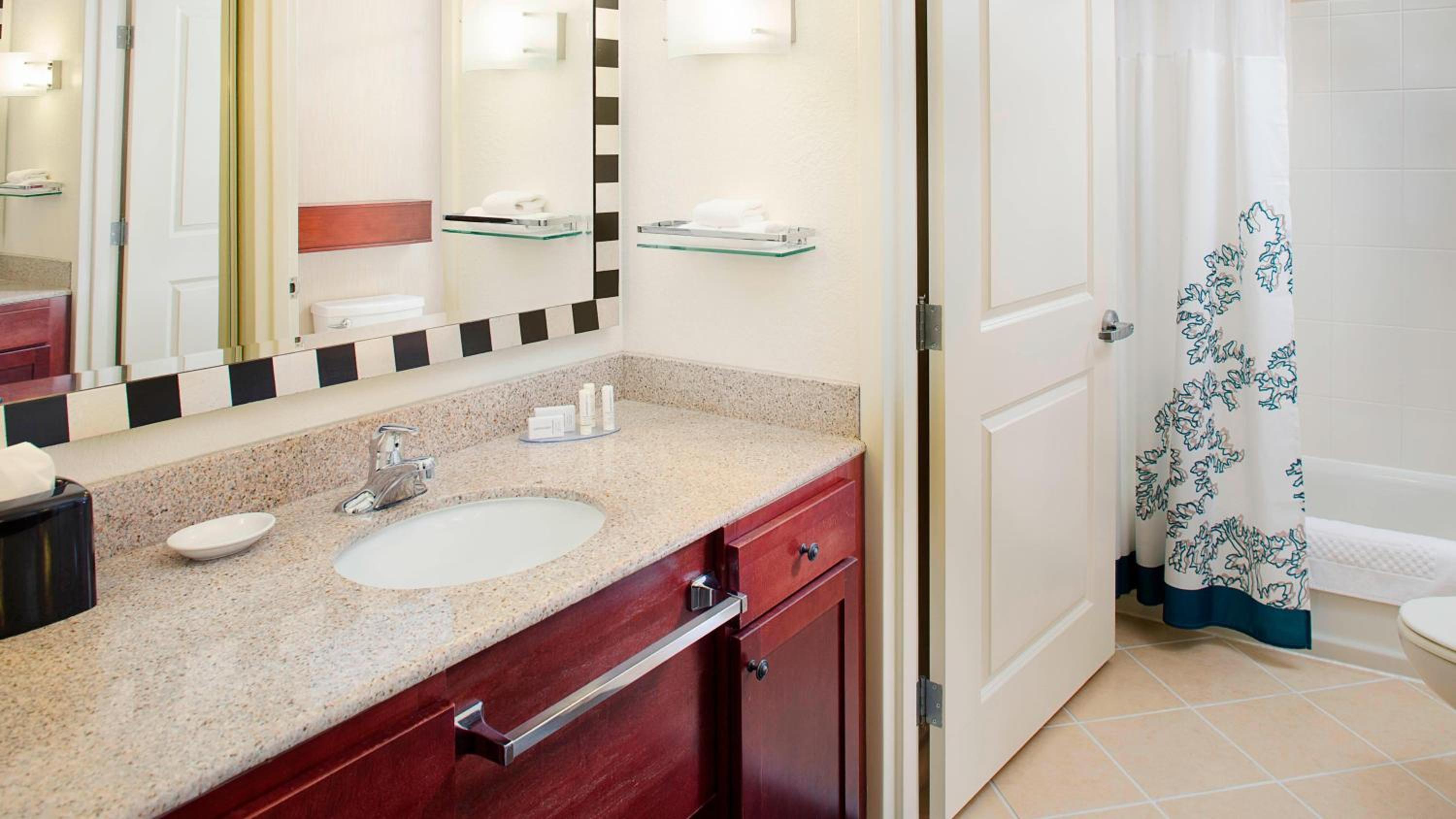 Two-Bedroom Suite photo 2