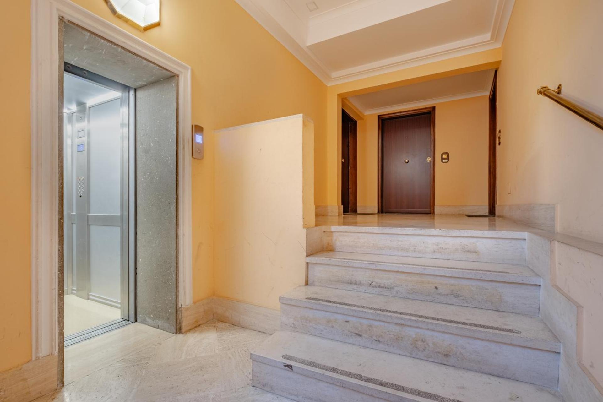 Apartment with Terrace photo 3