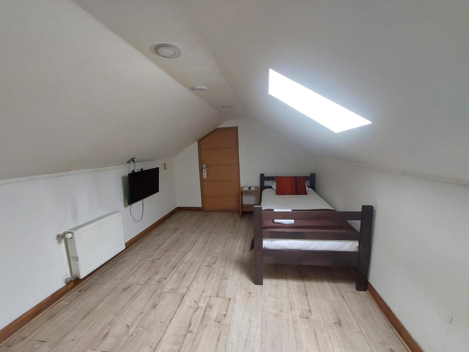 Large Single Room photo 1