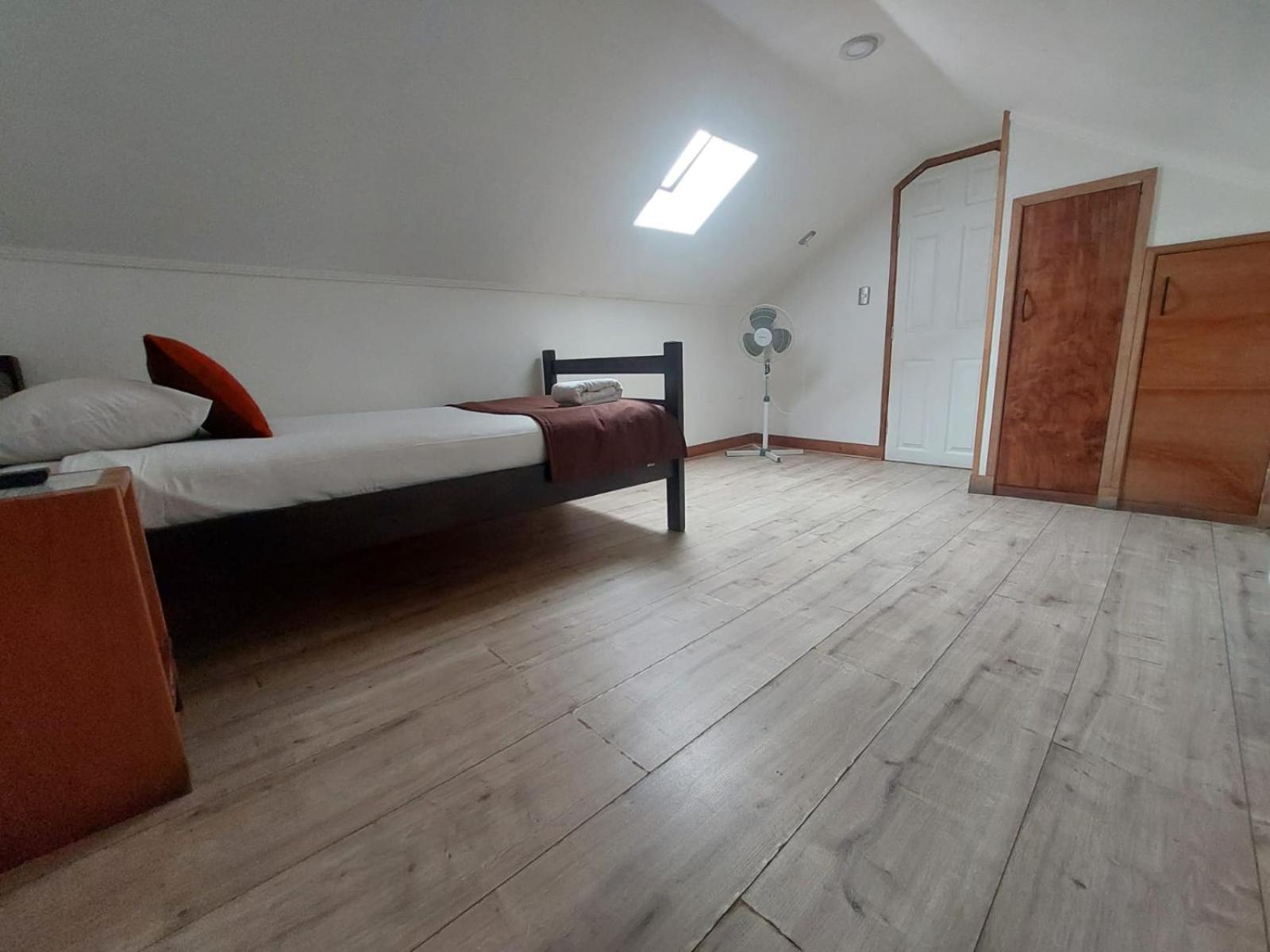 Large Single Room photo 3