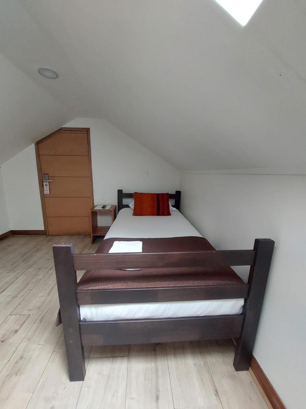 Large Single Room photo 2