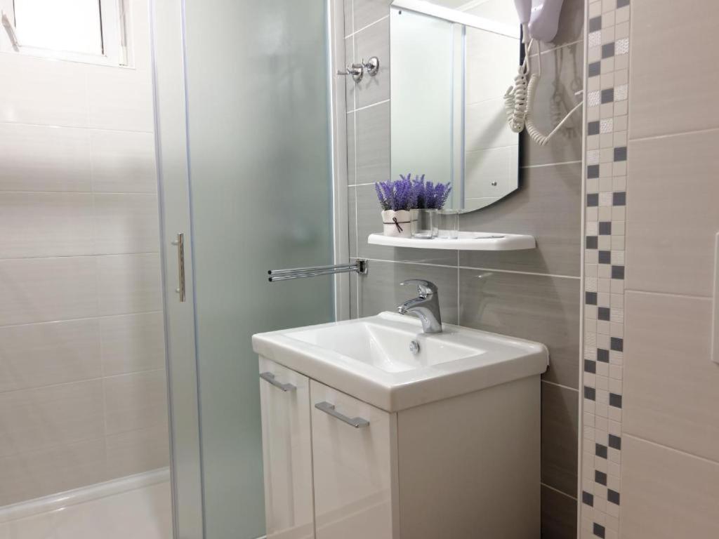 Three-Bedroom Apartment - Split Level - Photo 17