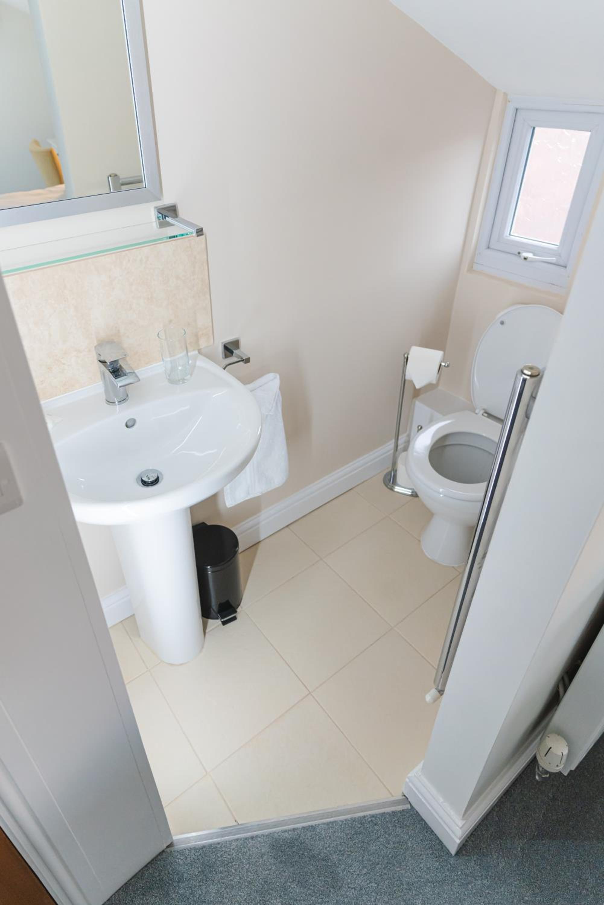 Single Room photo 3