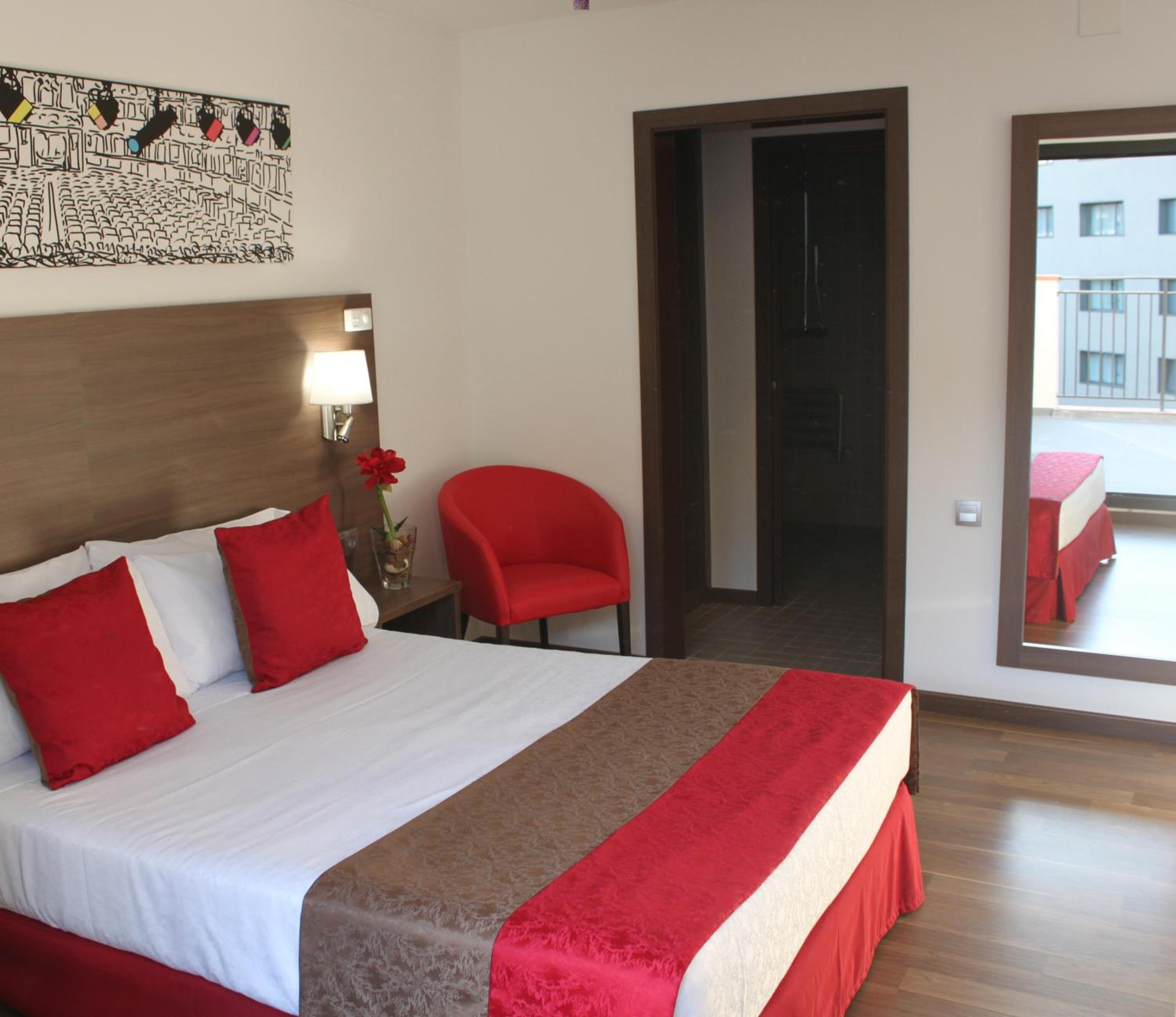 Double or Twin Room (1-2 Adults)