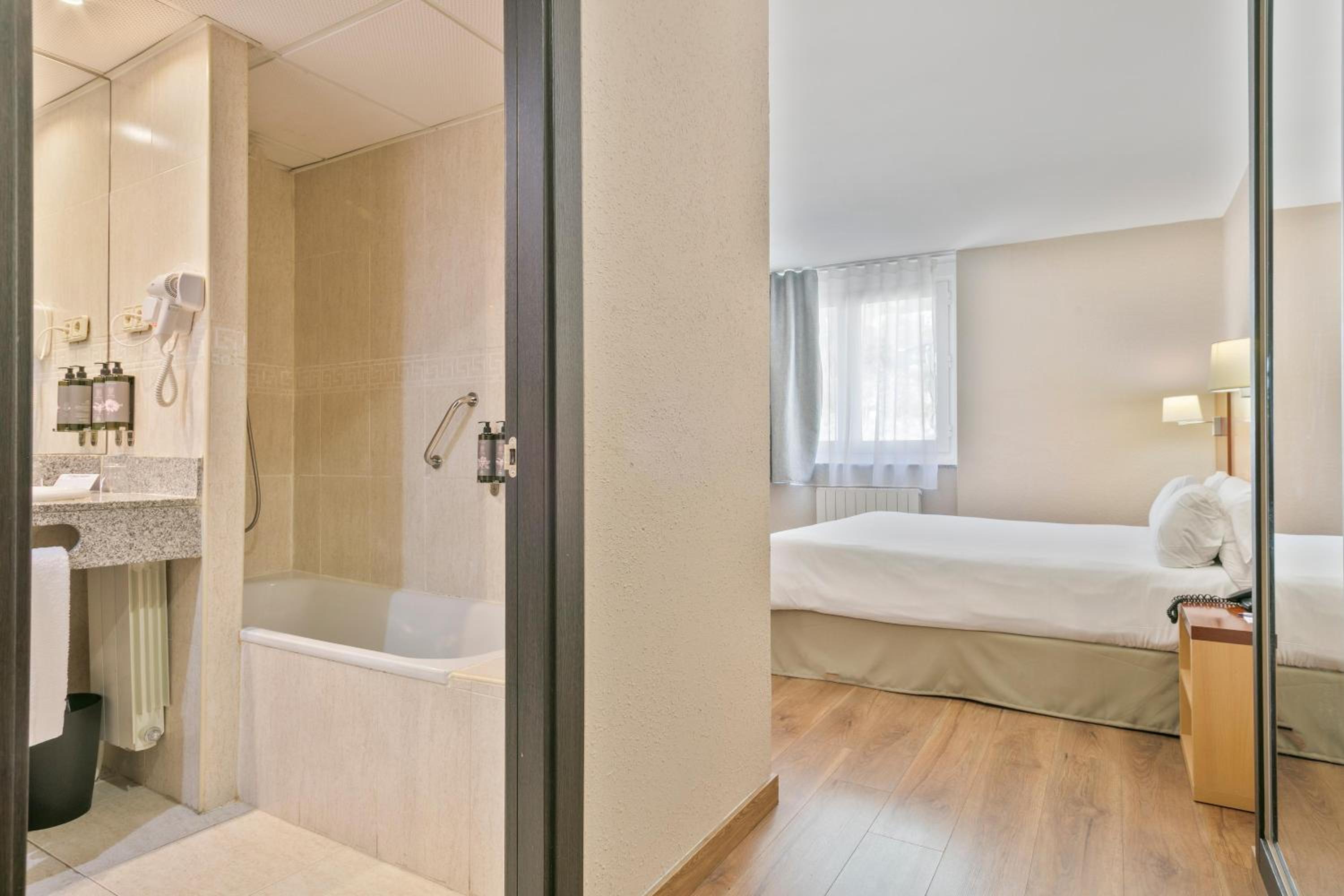 Exterior Double Room (1 or 2 Adults) photo 3