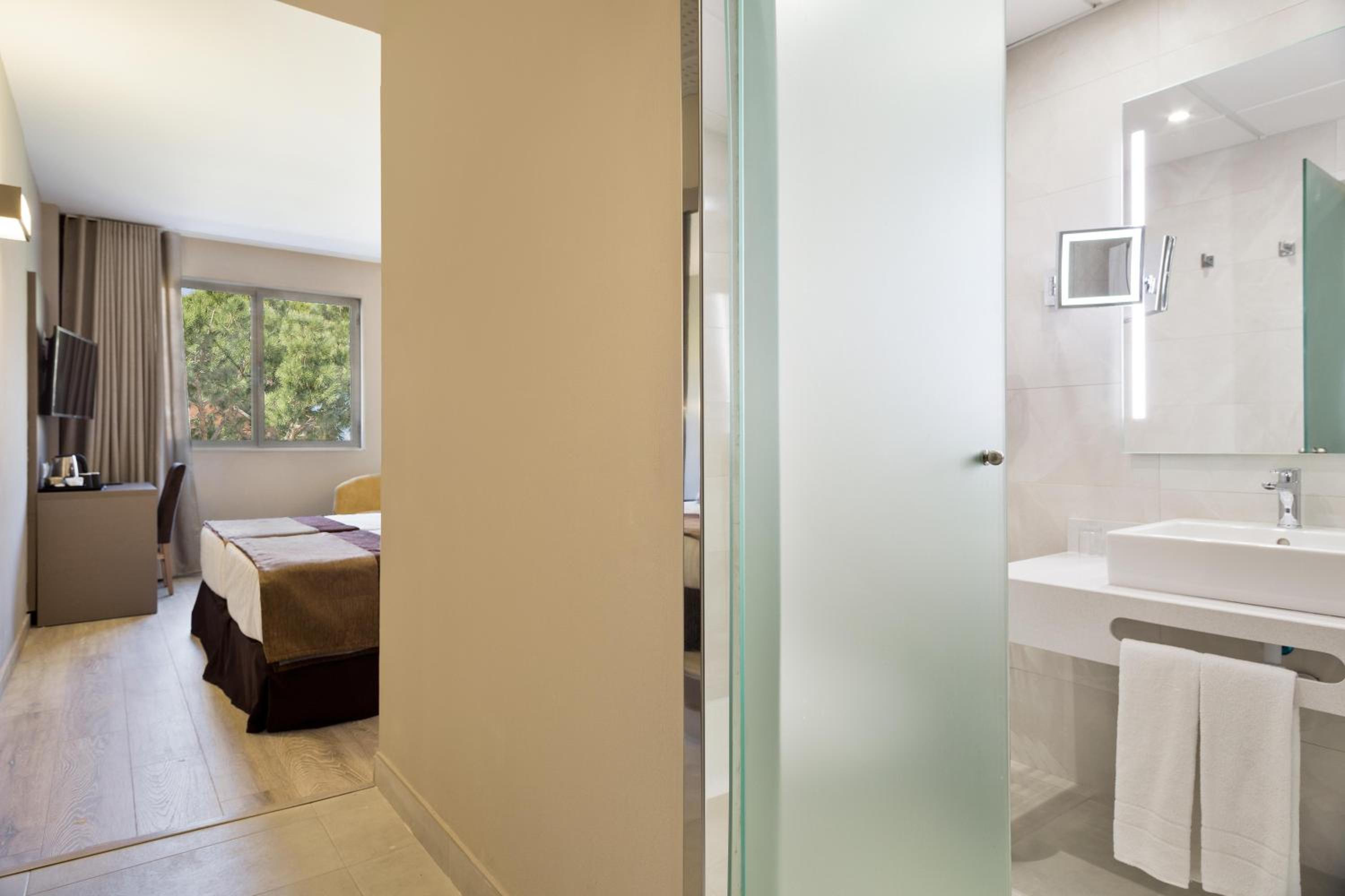Business Double Room with Garden View photo 3