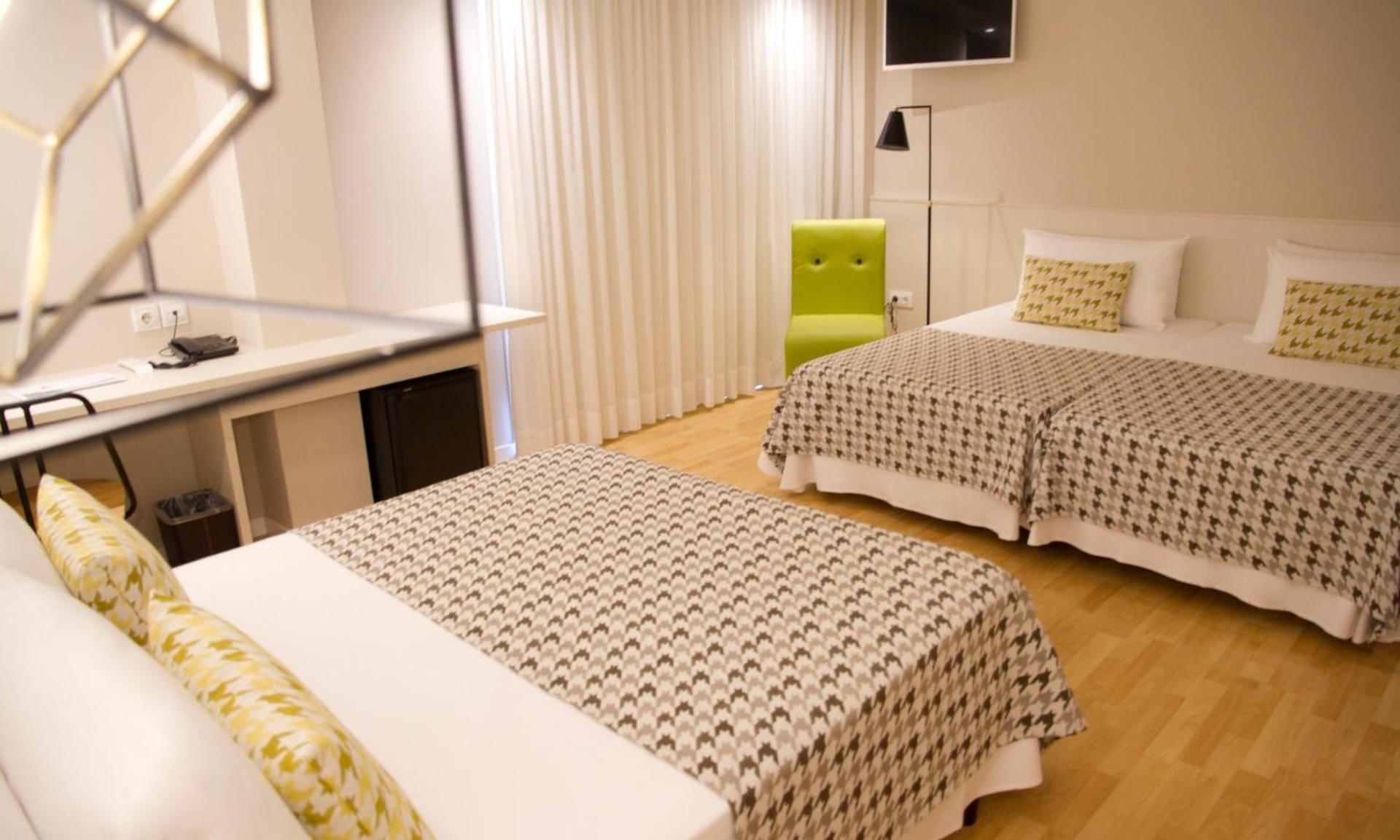 Family Room (2 Adults + 2 Children) photo 2
