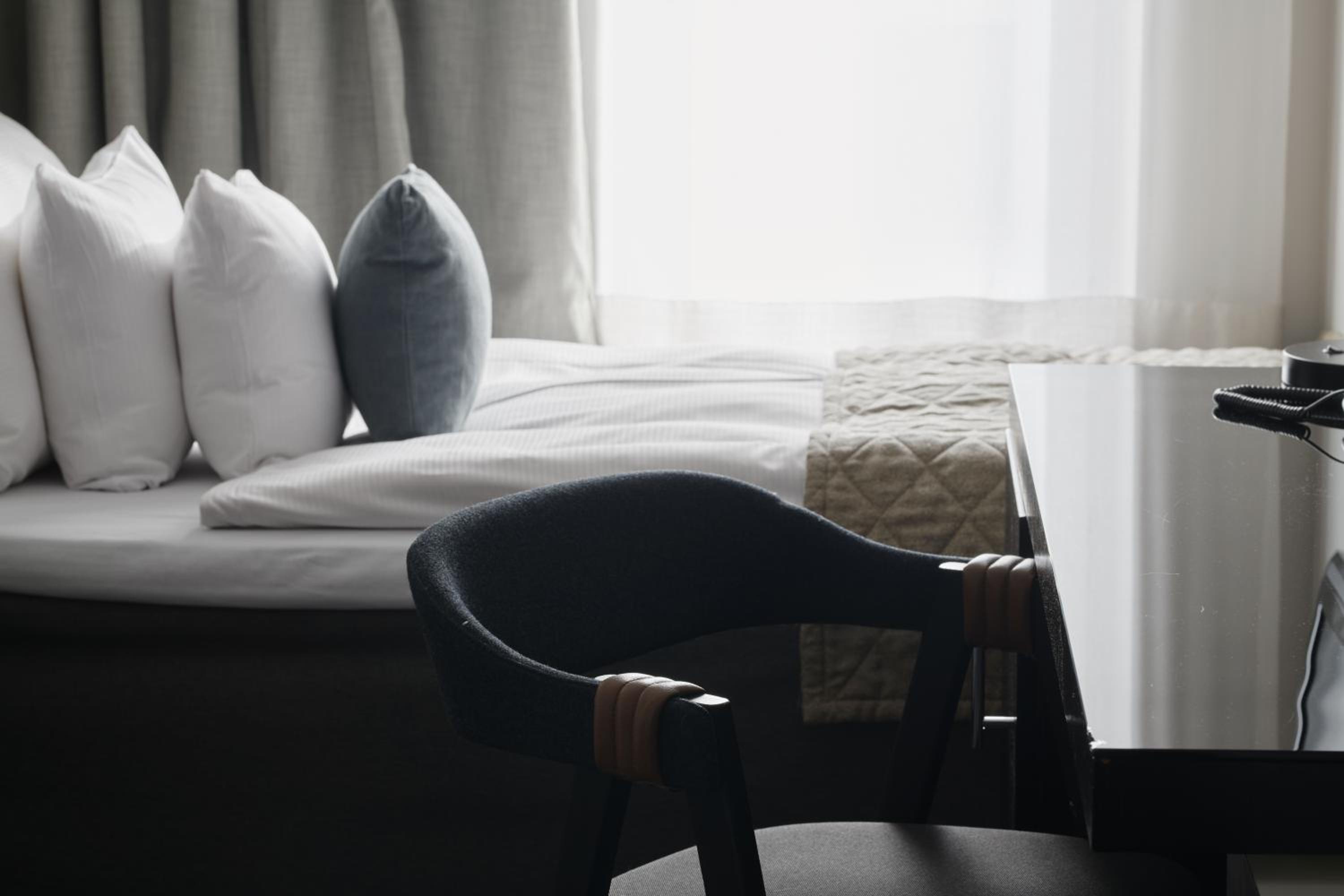 Compact Double Room - Photo 3