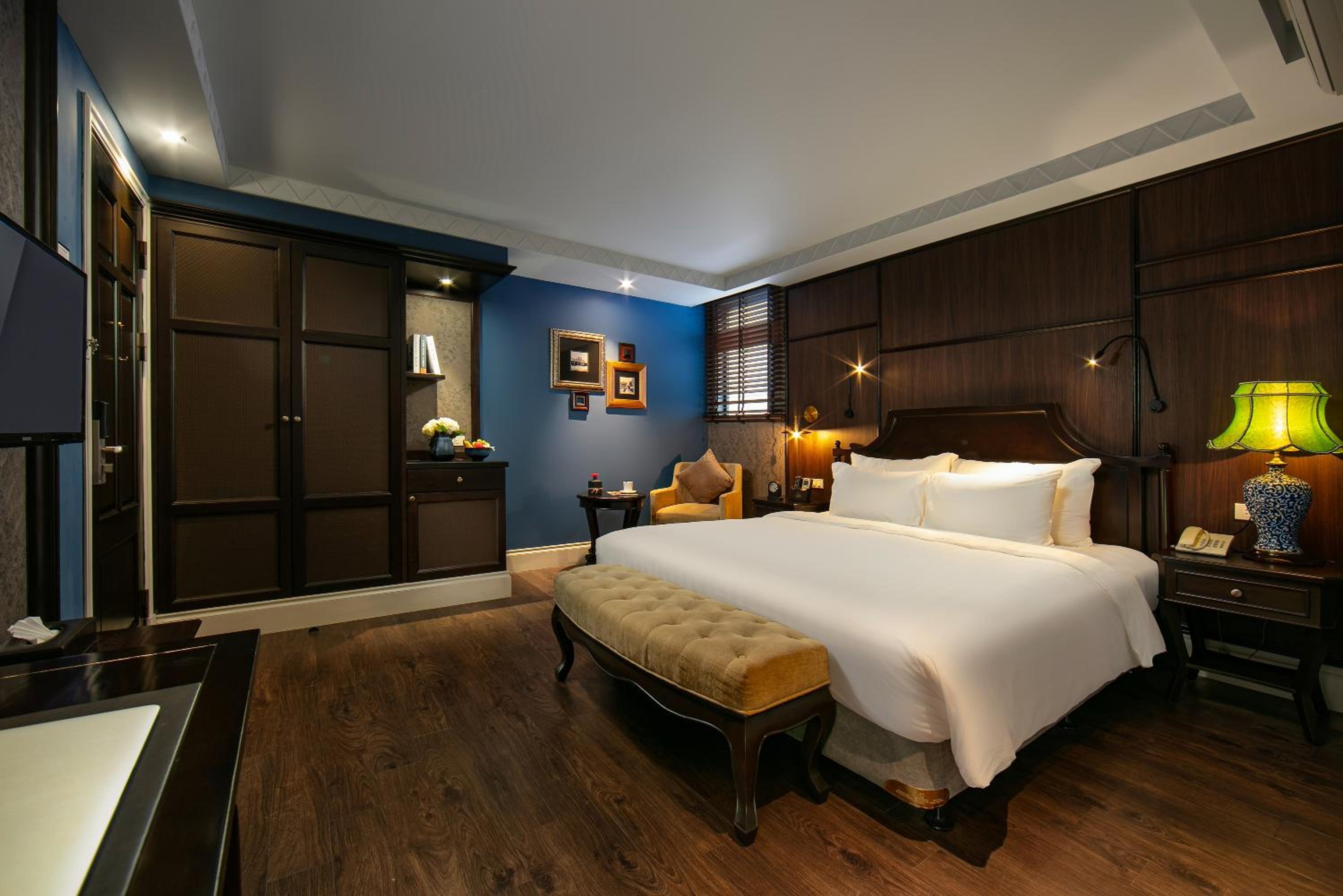 Executive Double Room with Window photo 2
