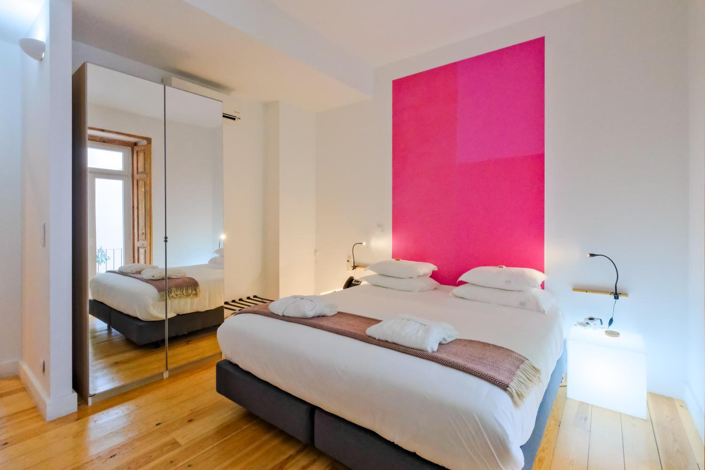 One-Bedroom Apartment with Terrace and City View