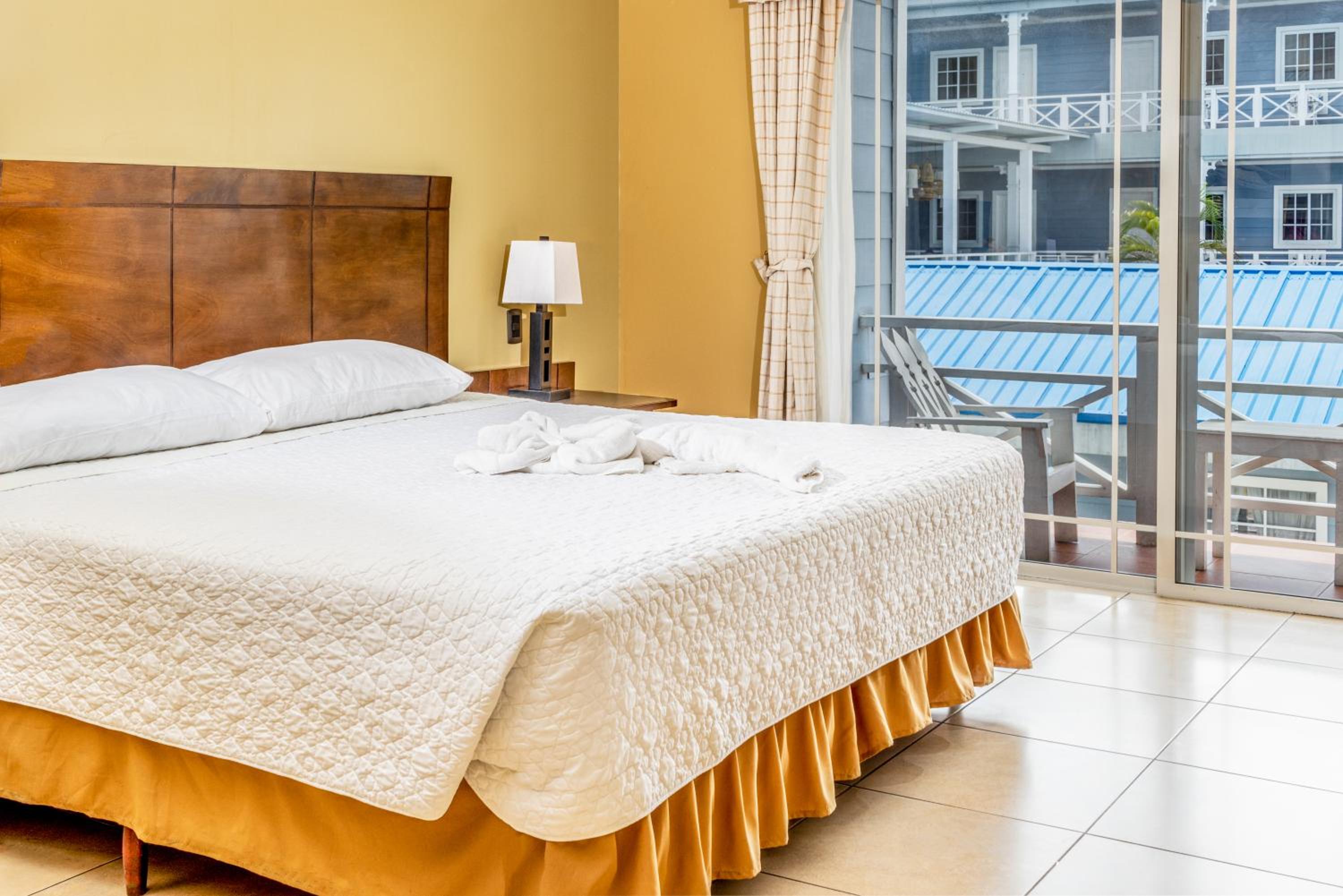 King Room with Balcony photo 3