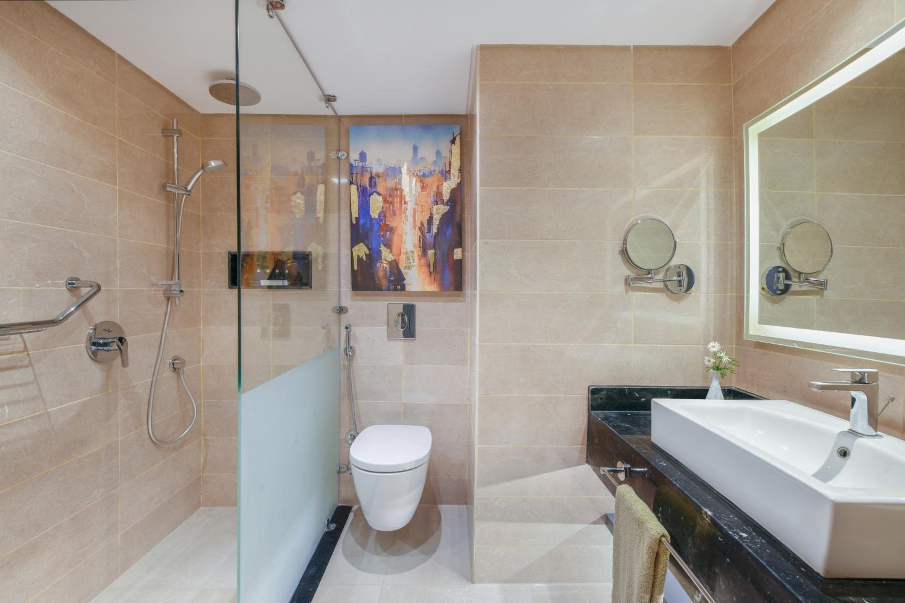 Premium King Room With 24/7 Butler Lounge Access thumbnail 5