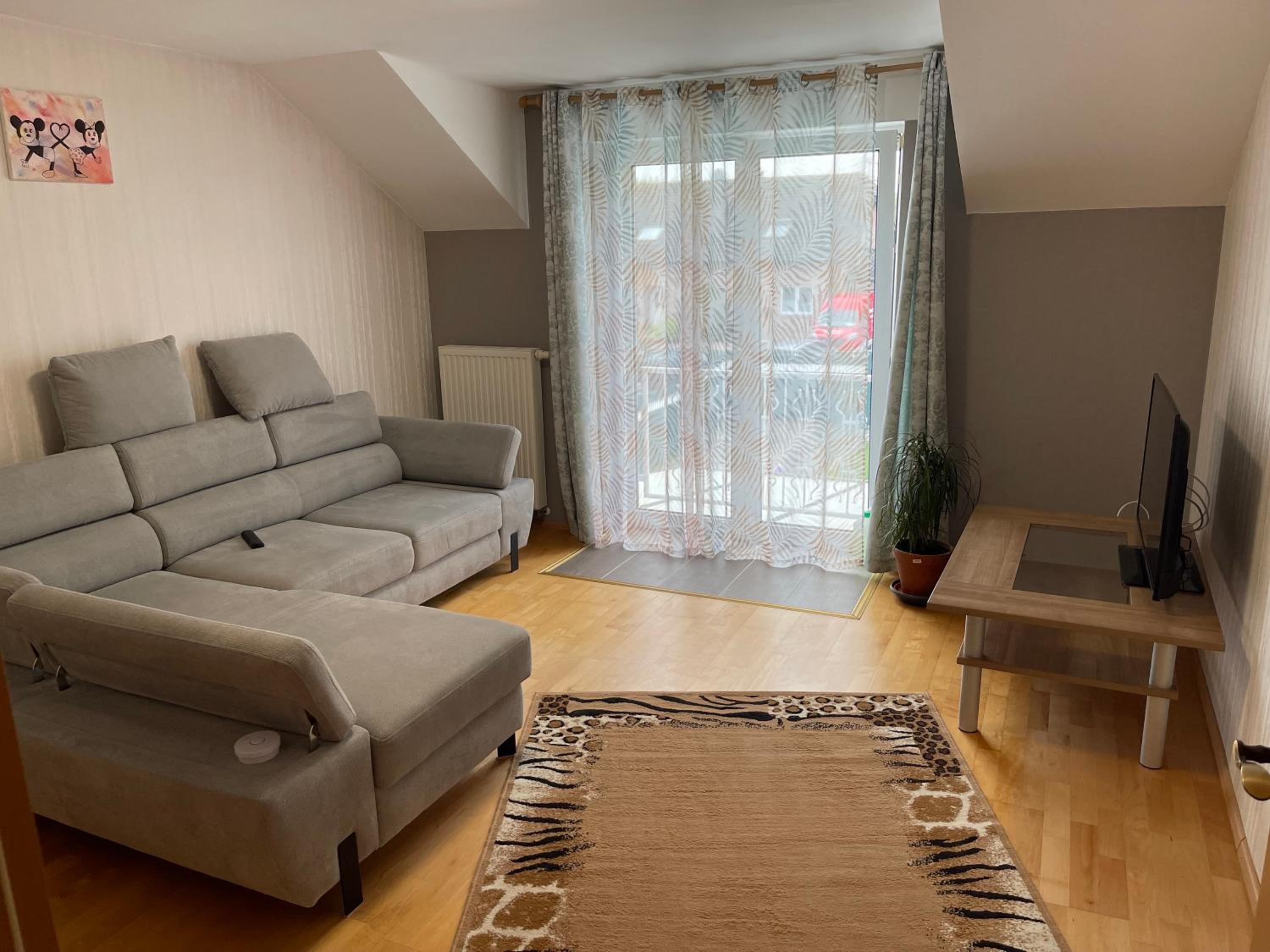One-Bedroom Apartment photo 1