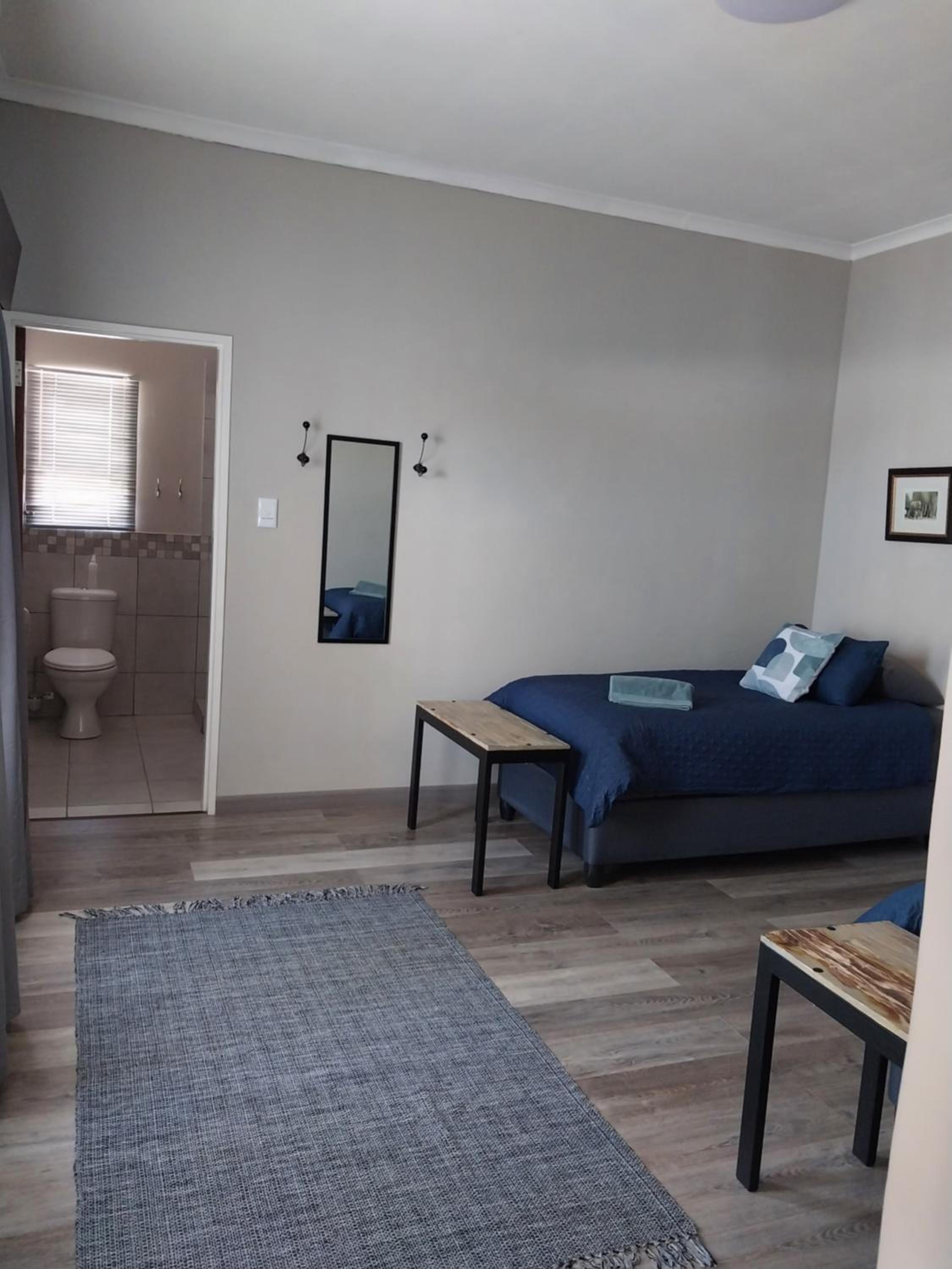 Family Room with Garden View - Photo 7