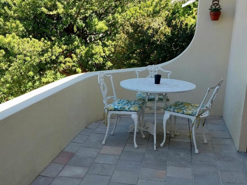 Family Room with Garden View - Photo 6