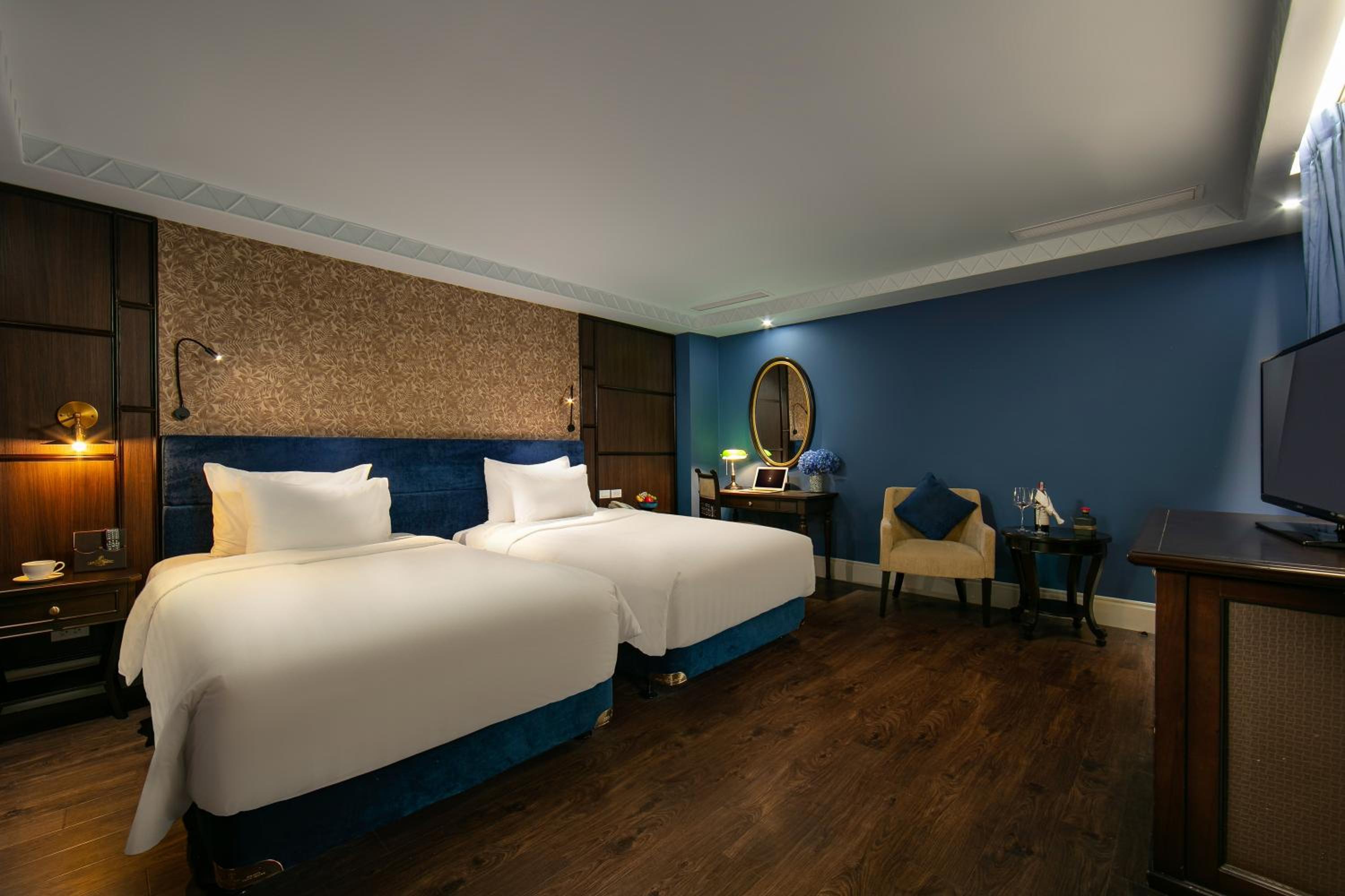 Deluxe Twin Room with Internal Window photo 1