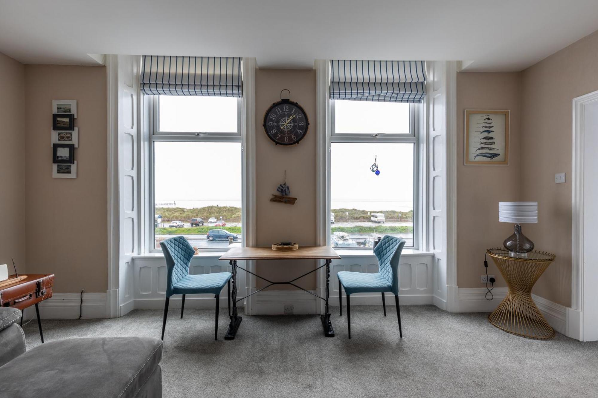 One-Bedroom Apartment - Photo 4