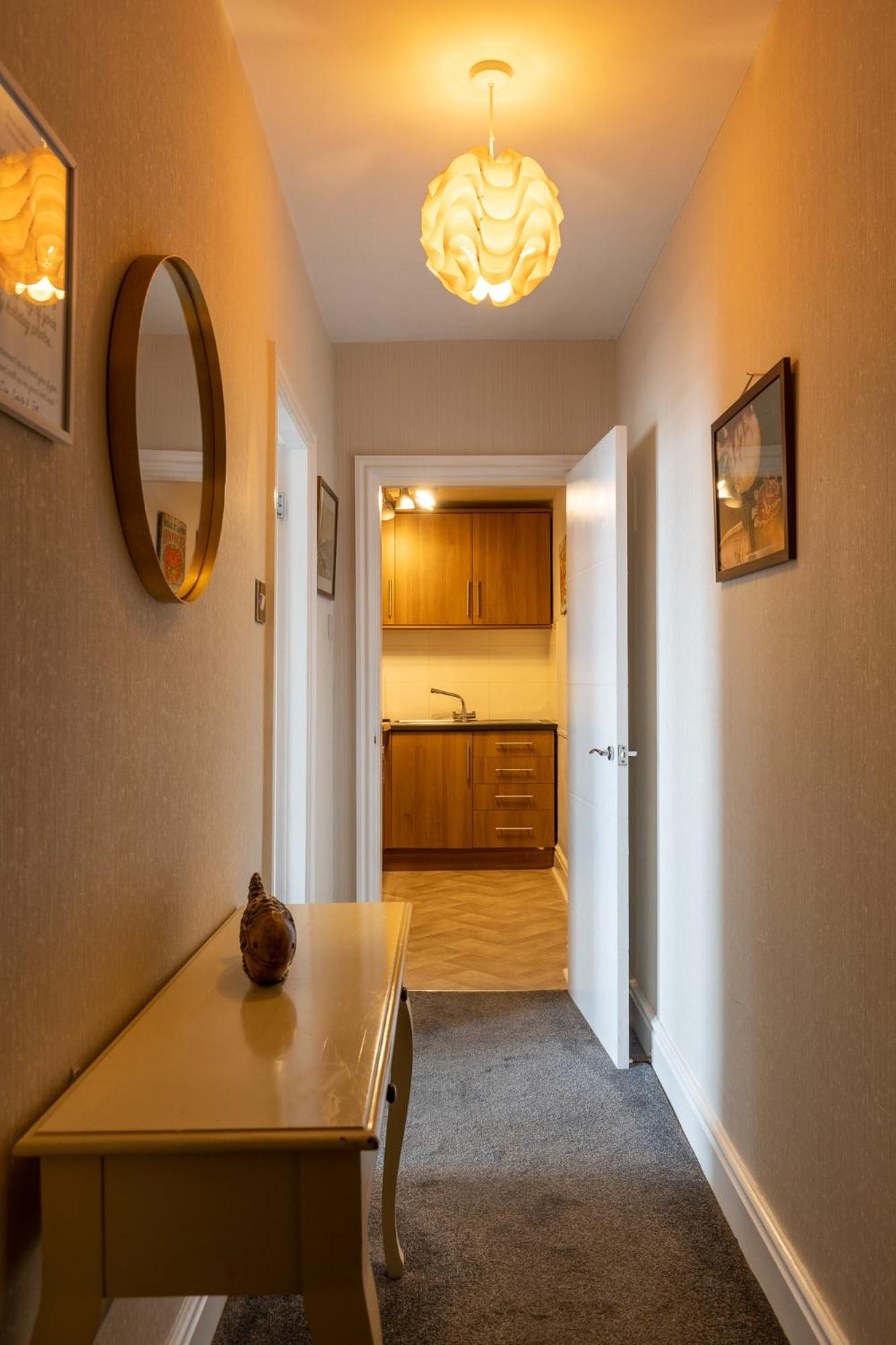 One-Bedroom Apartment - Photo 9