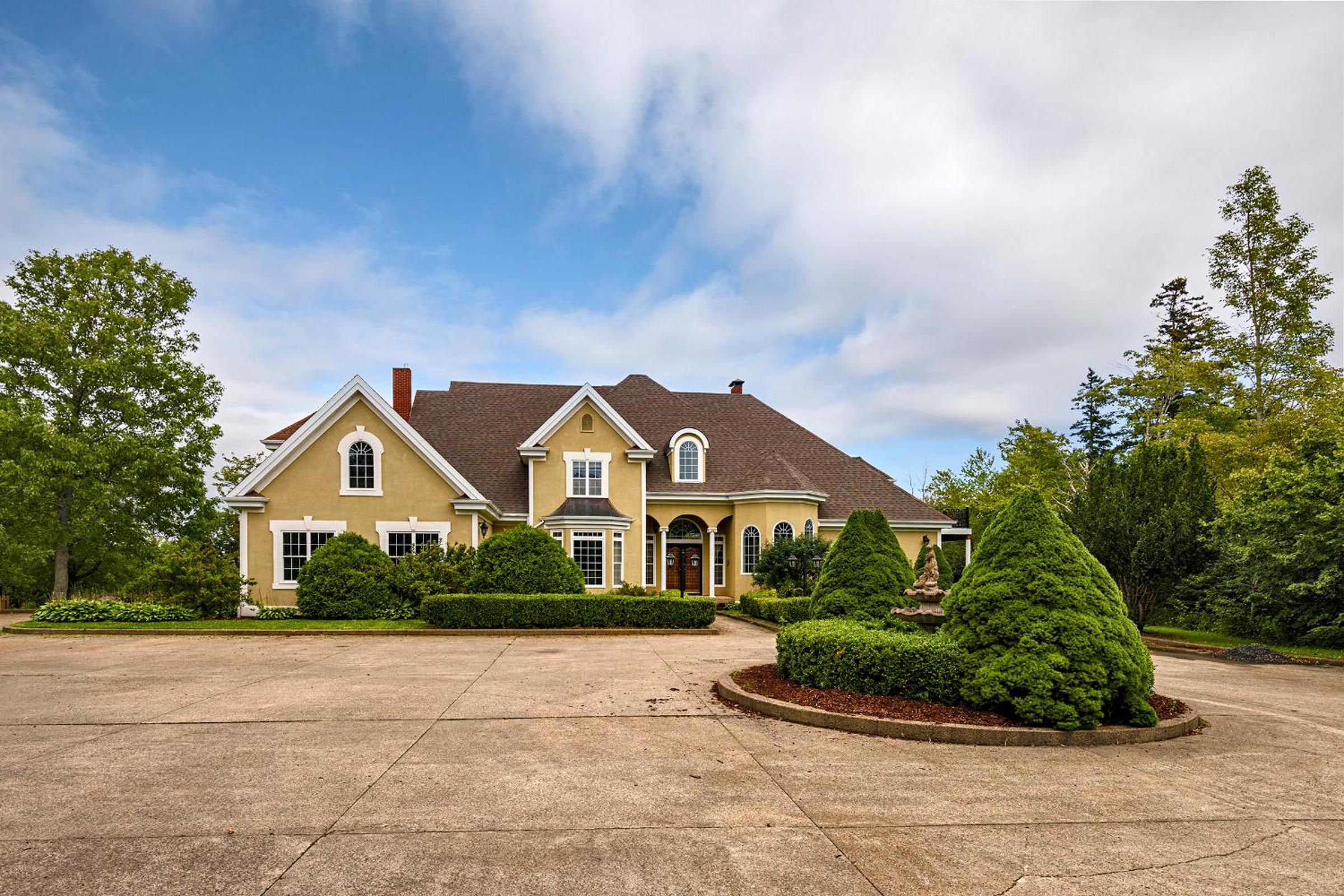 Villa photo 1